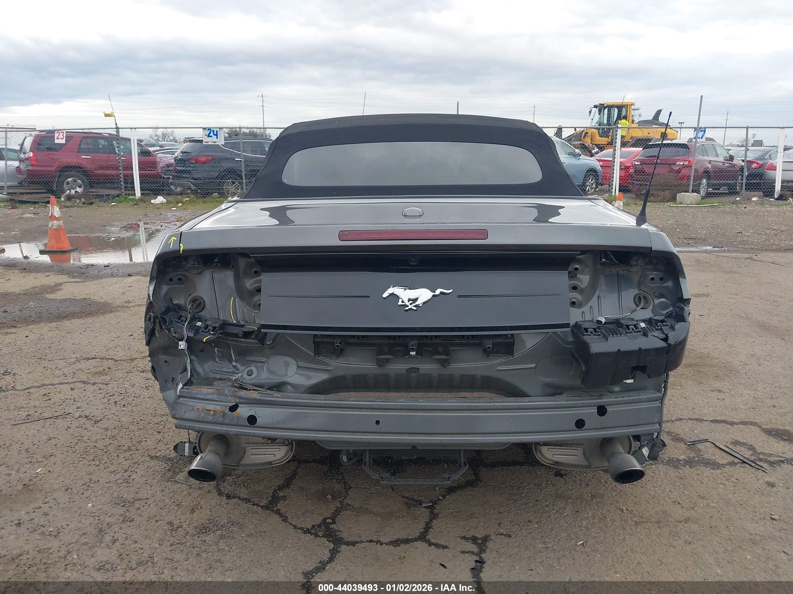 FORD MUSTANG image 6