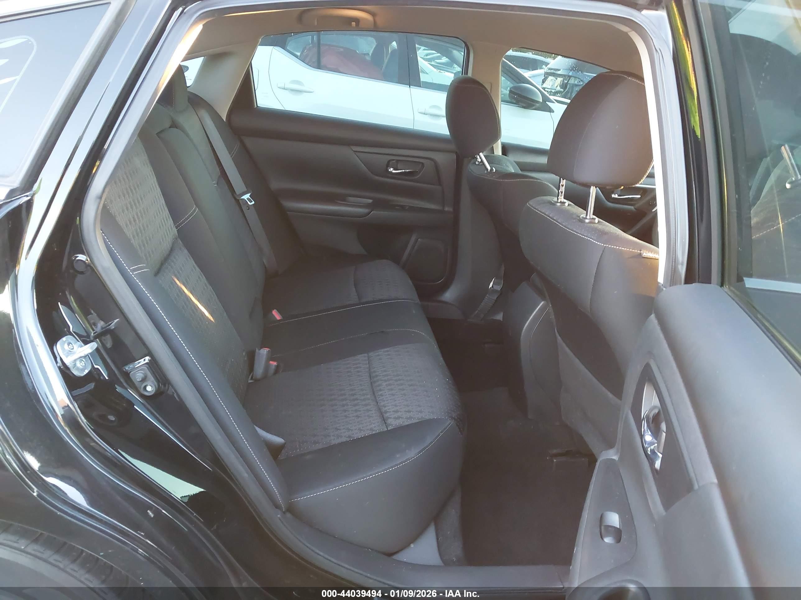 NISSAN ALTIMA image 8