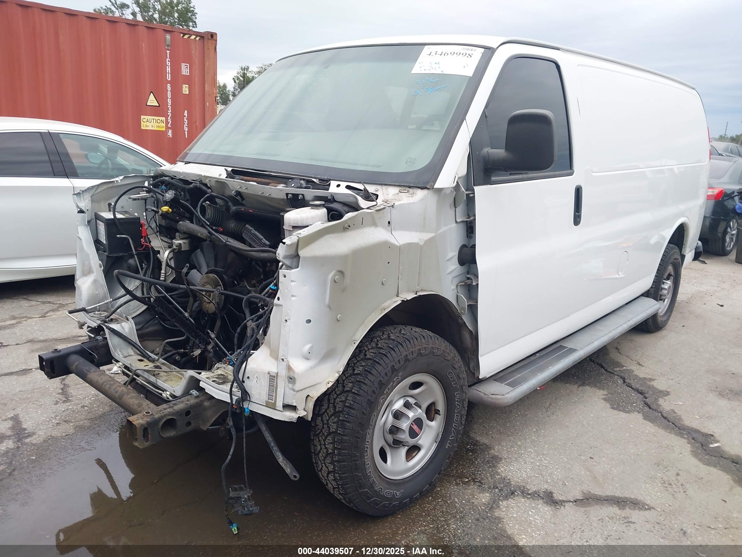 GMC SAVANA image 2