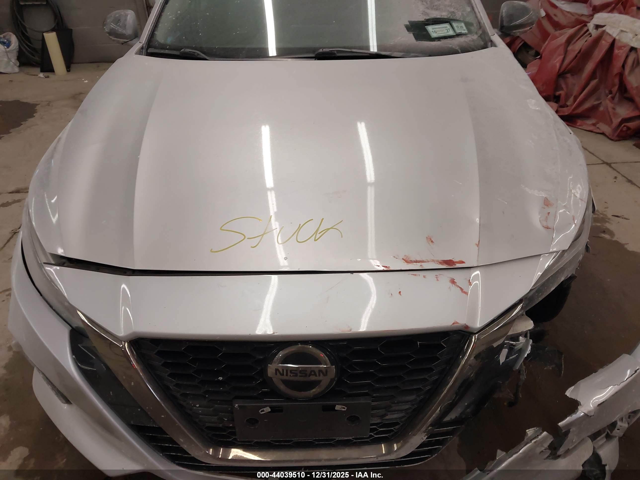 NISSAN ALTIMA image 10