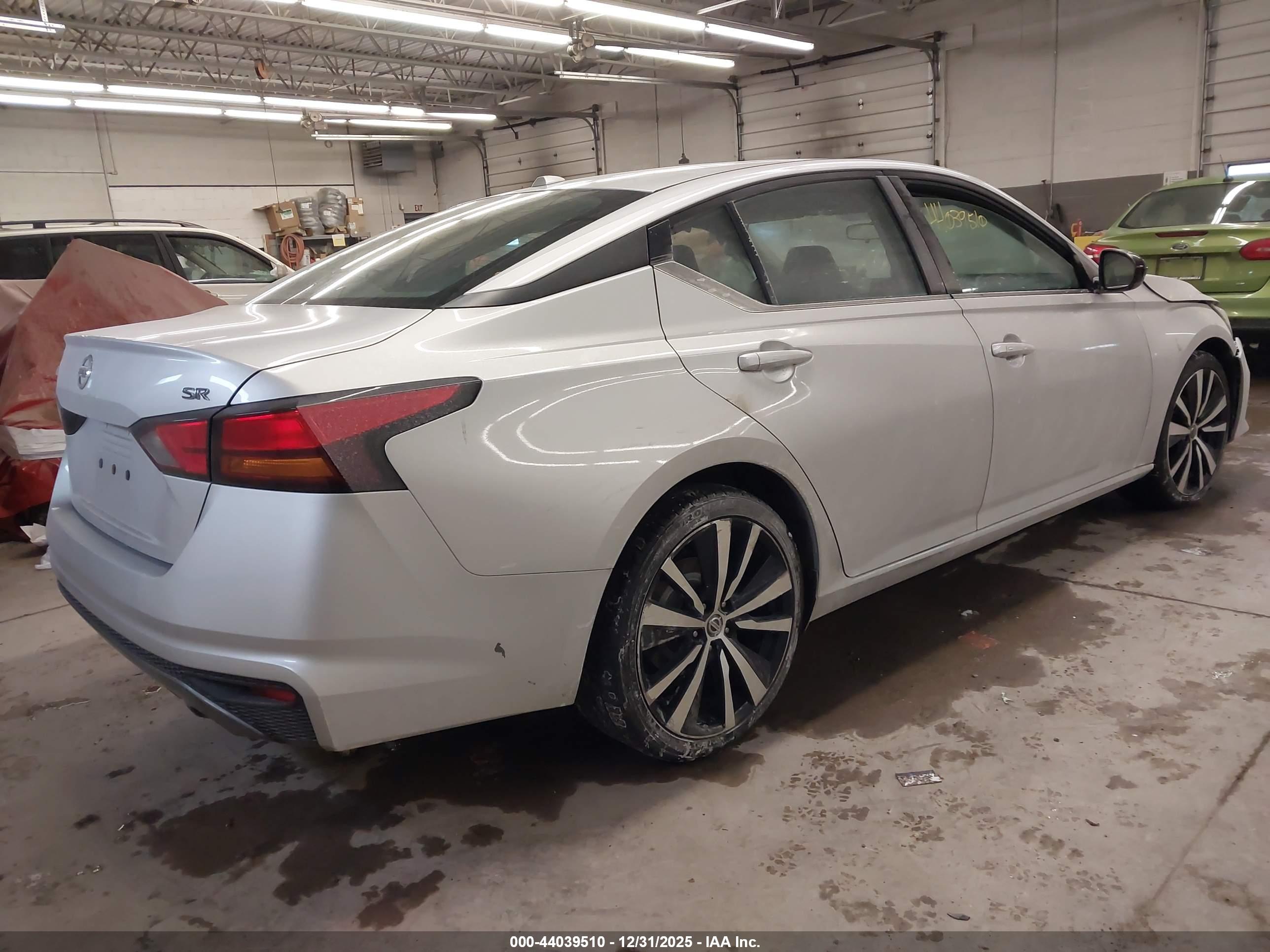 NISSAN ALTIMA image 4