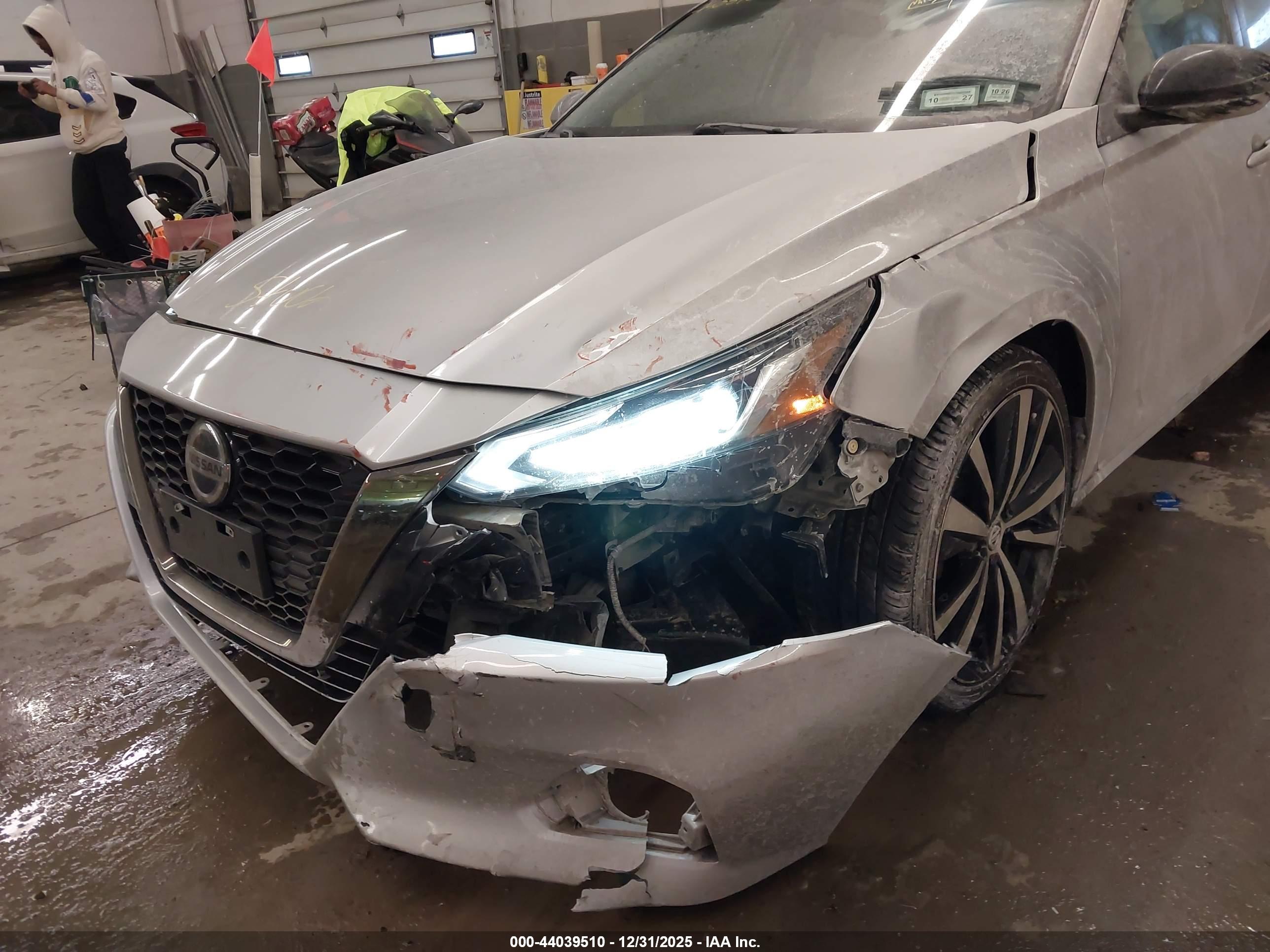 NISSAN ALTIMA image 6