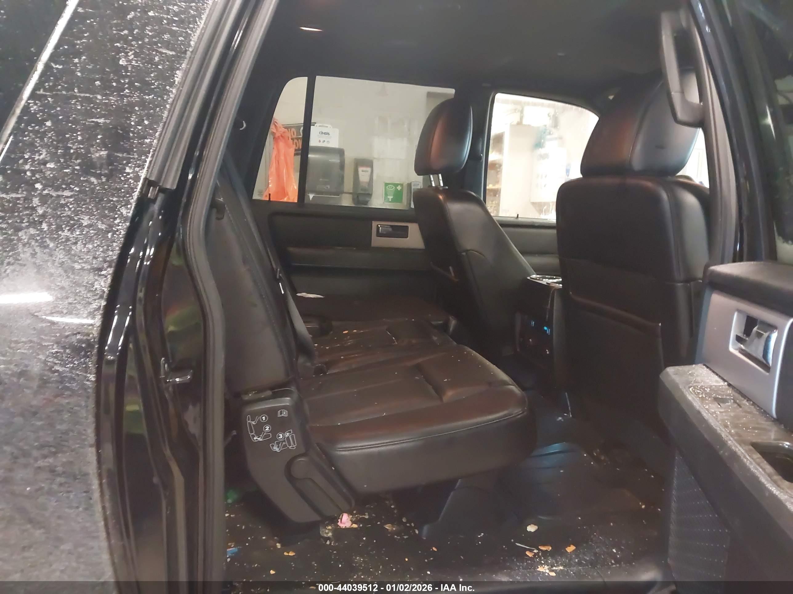 FORD EXPEDITION image 8