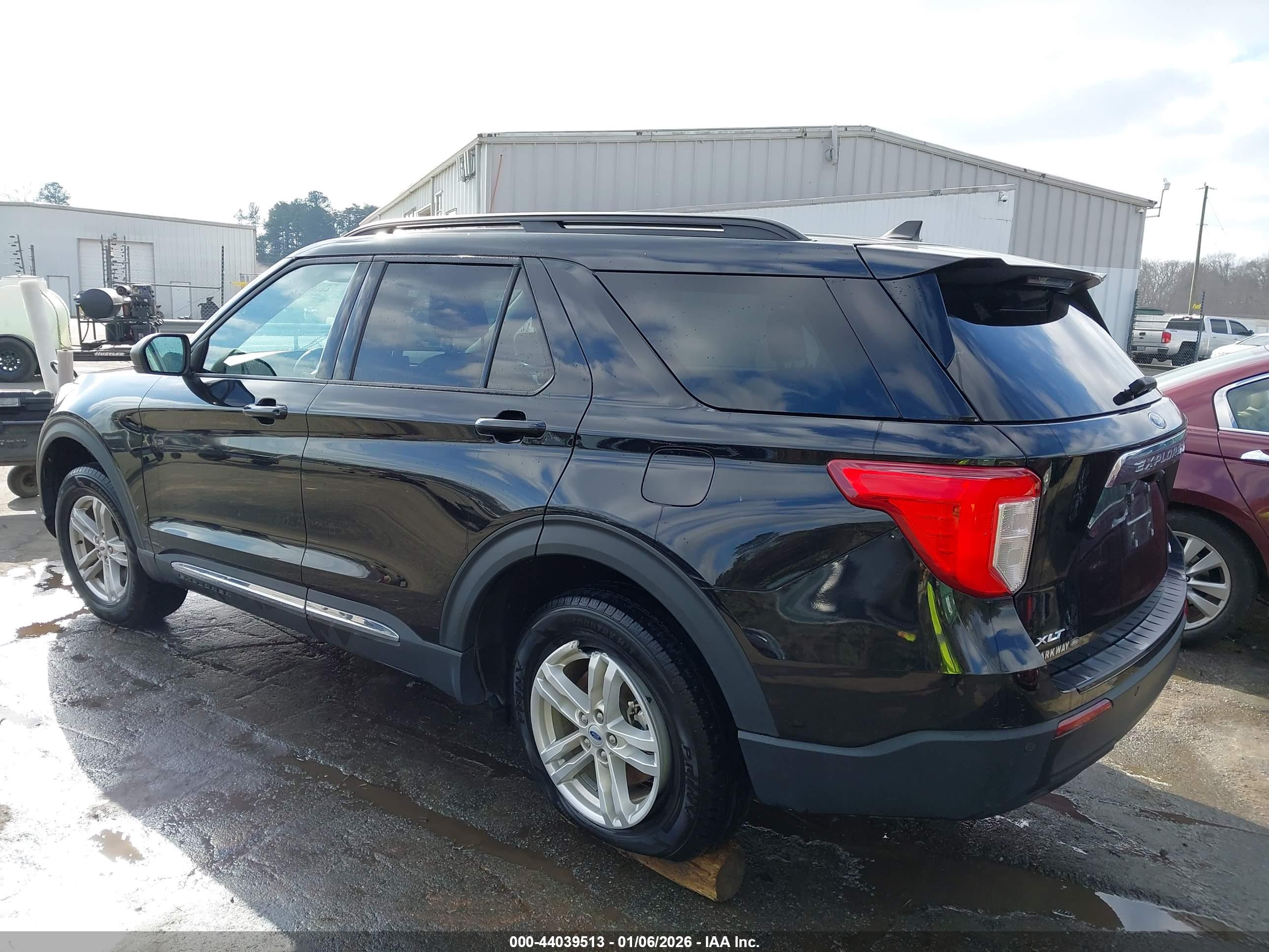 FORD EXPLORER image 3