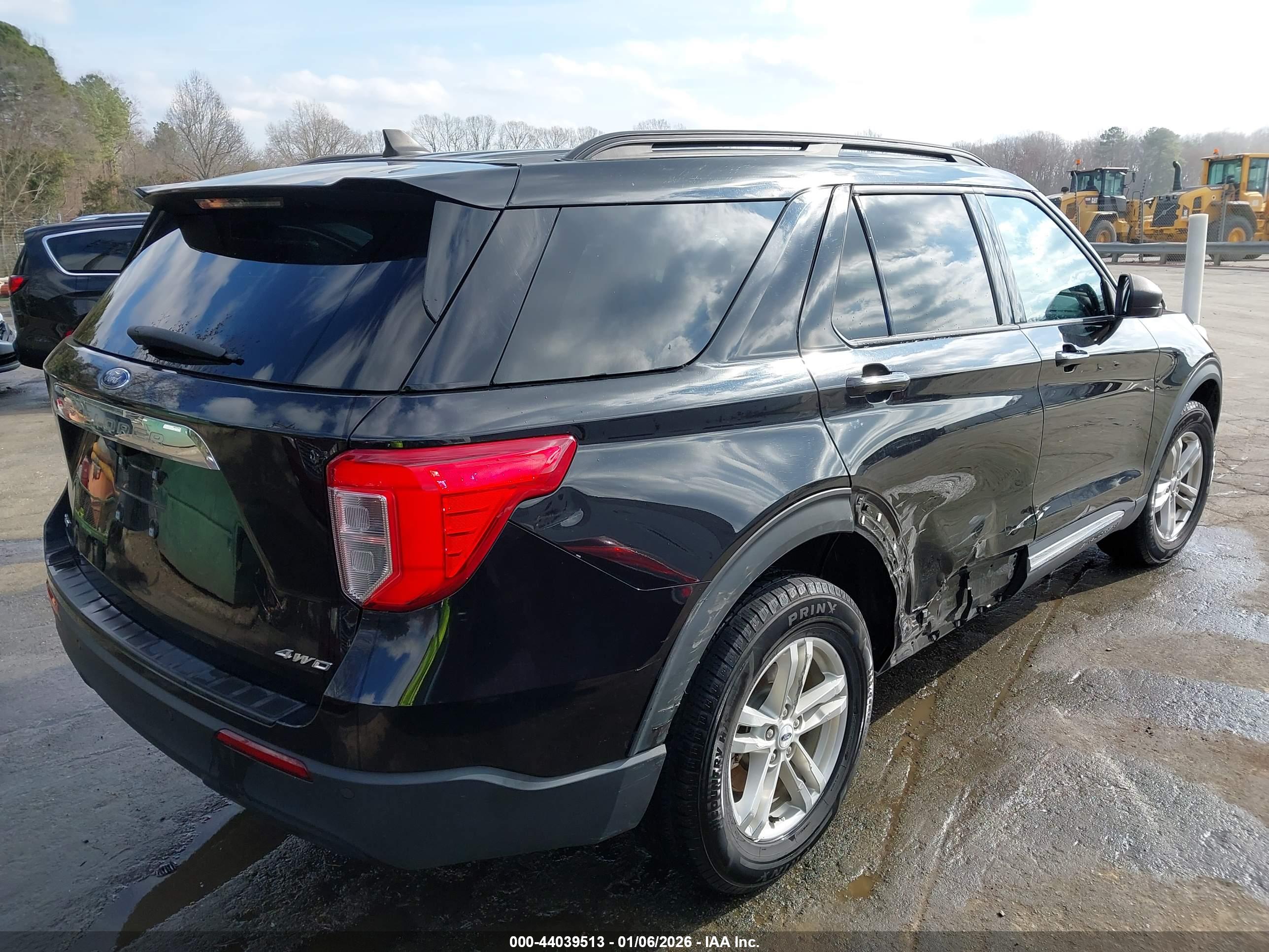 FORD EXPLORER image 4