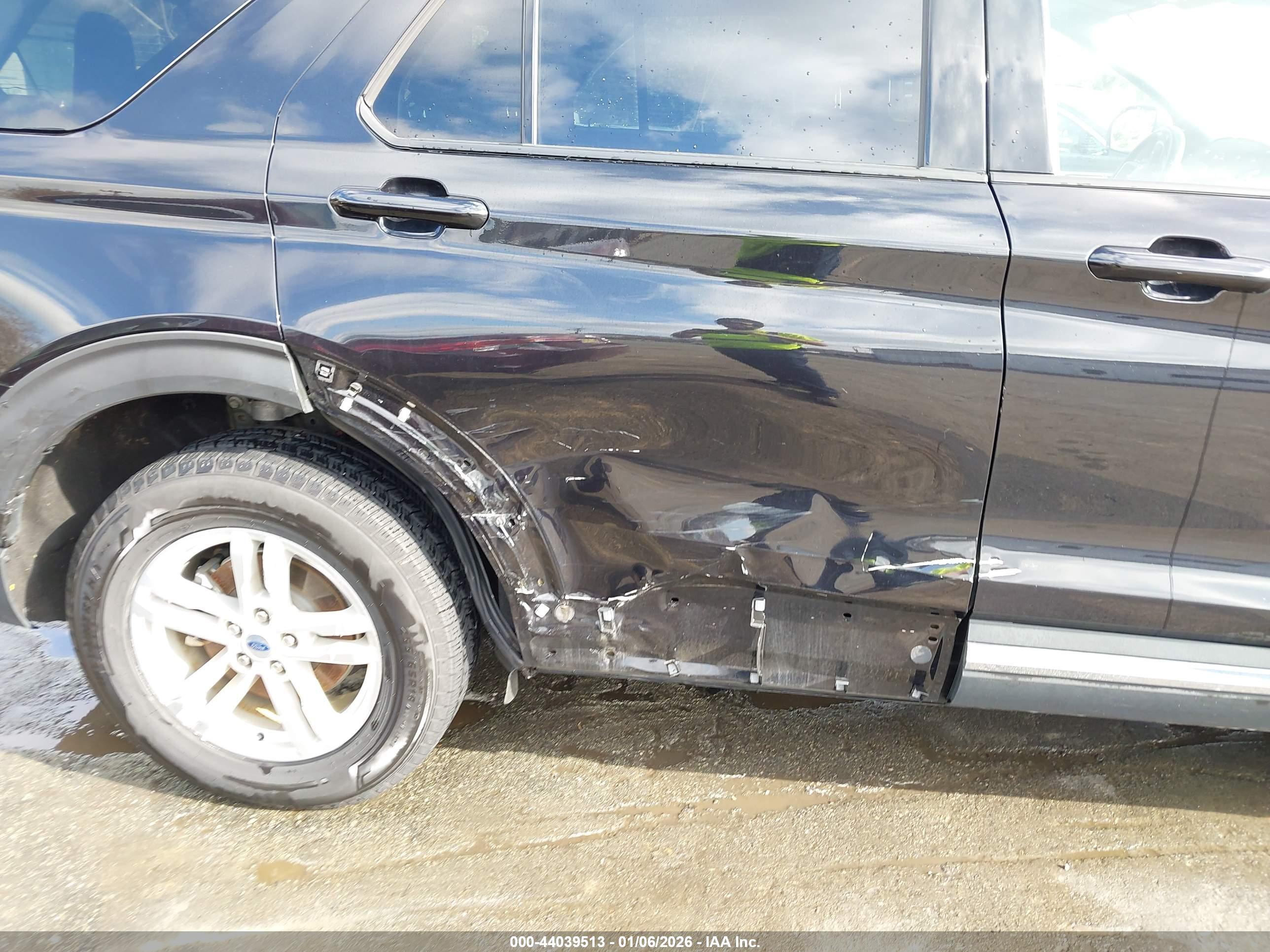 FORD EXPLORER image 6