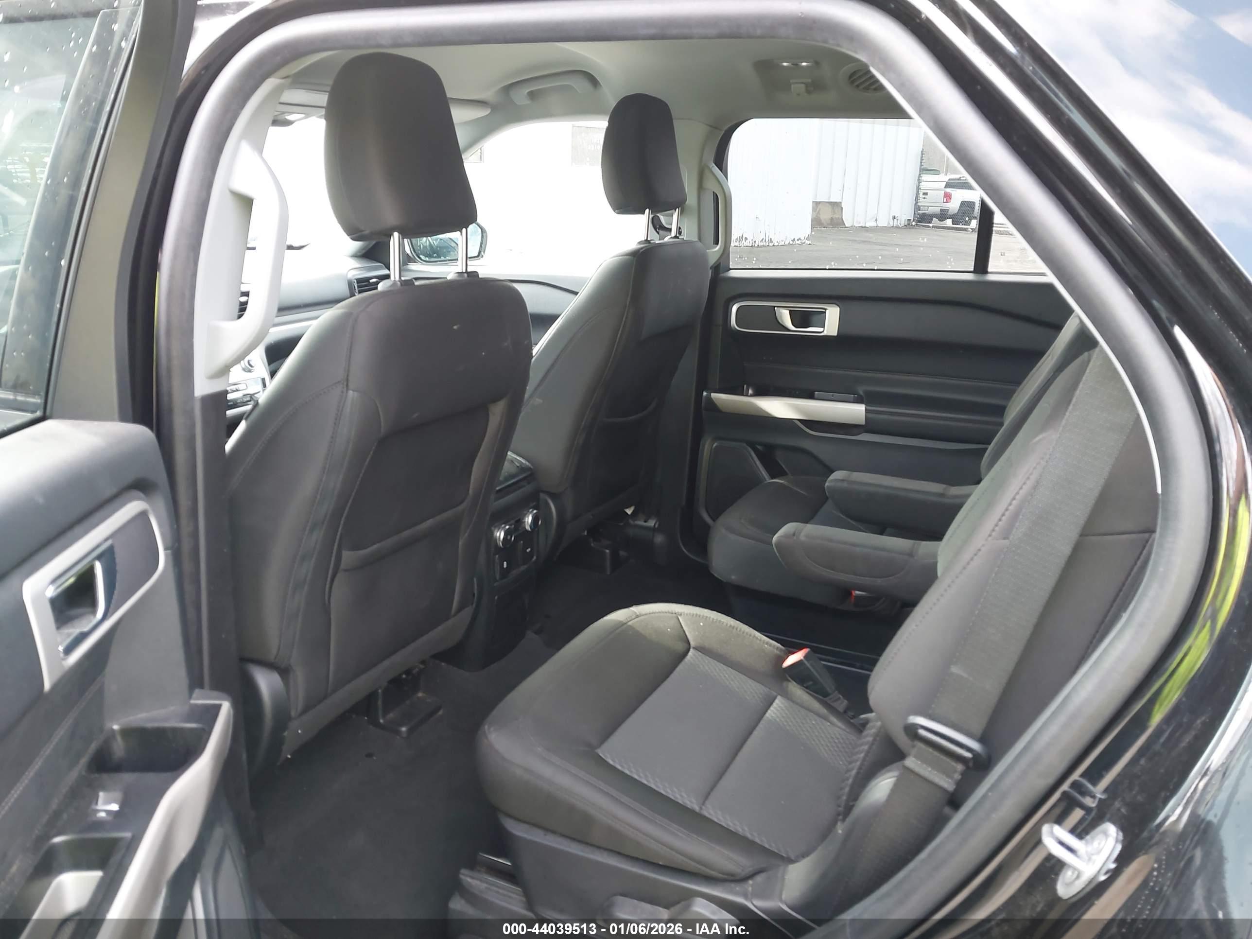 FORD EXPLORER image 8