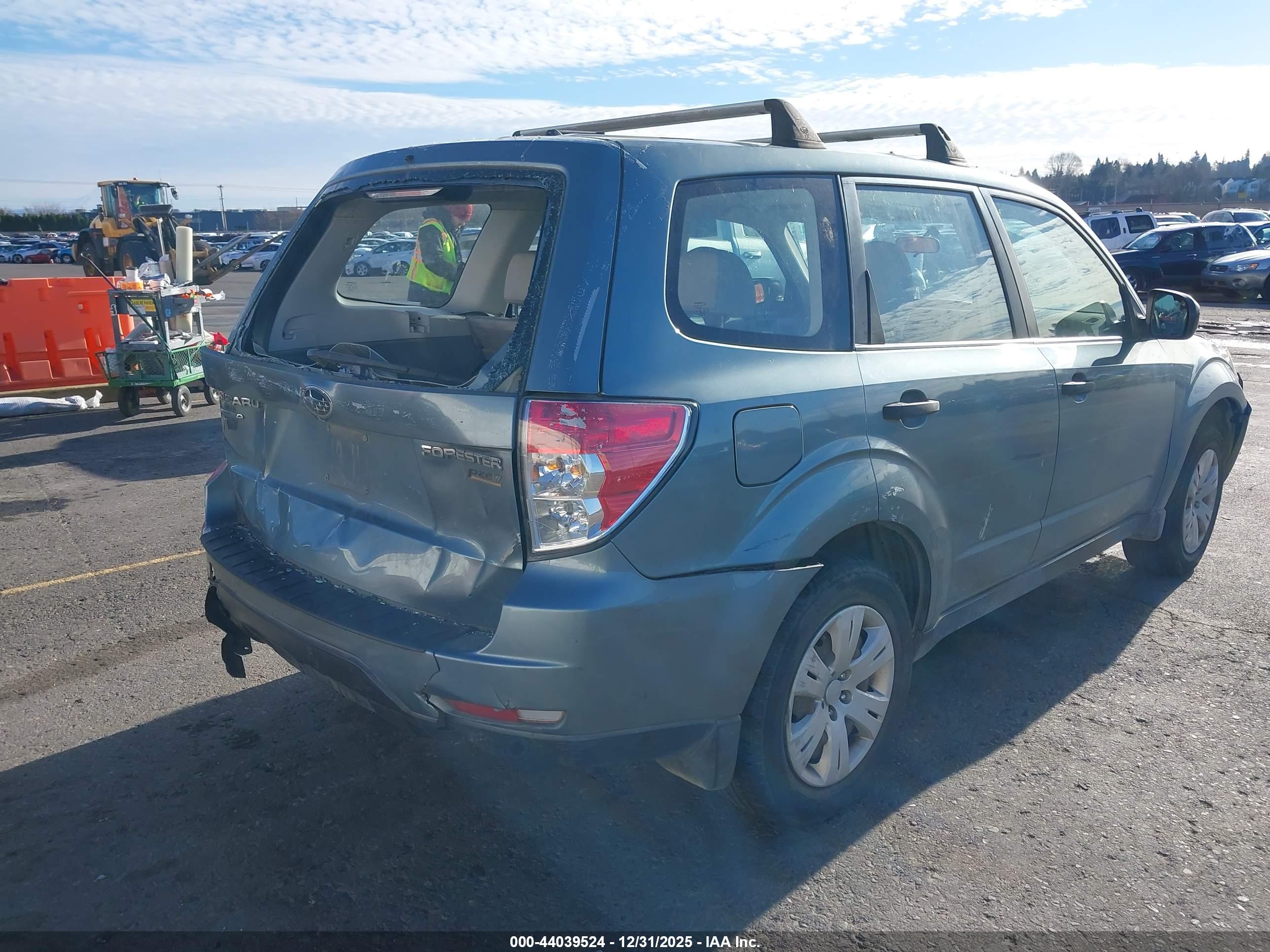SUBARU FORESTER image 4