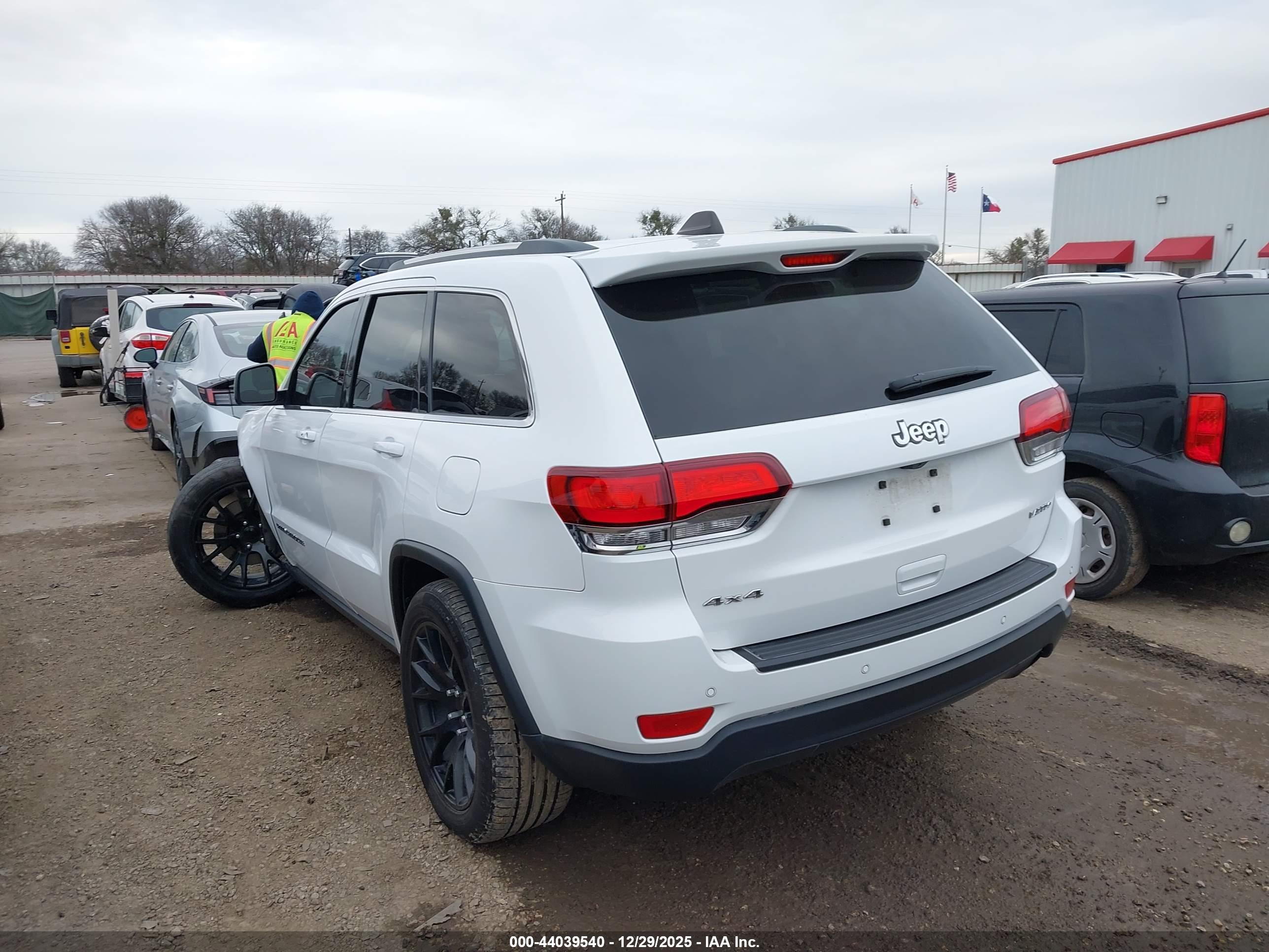 JEEP GRAND image 3