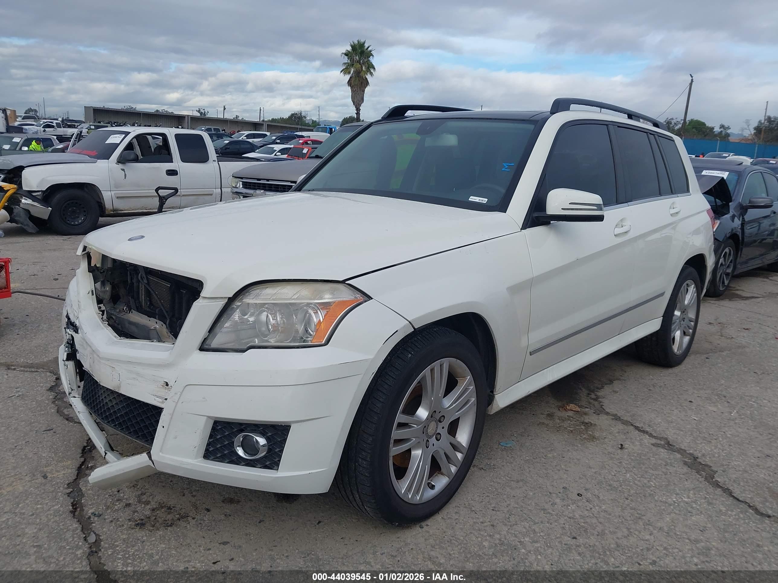 MERCEDES-BENZ GLK image 2