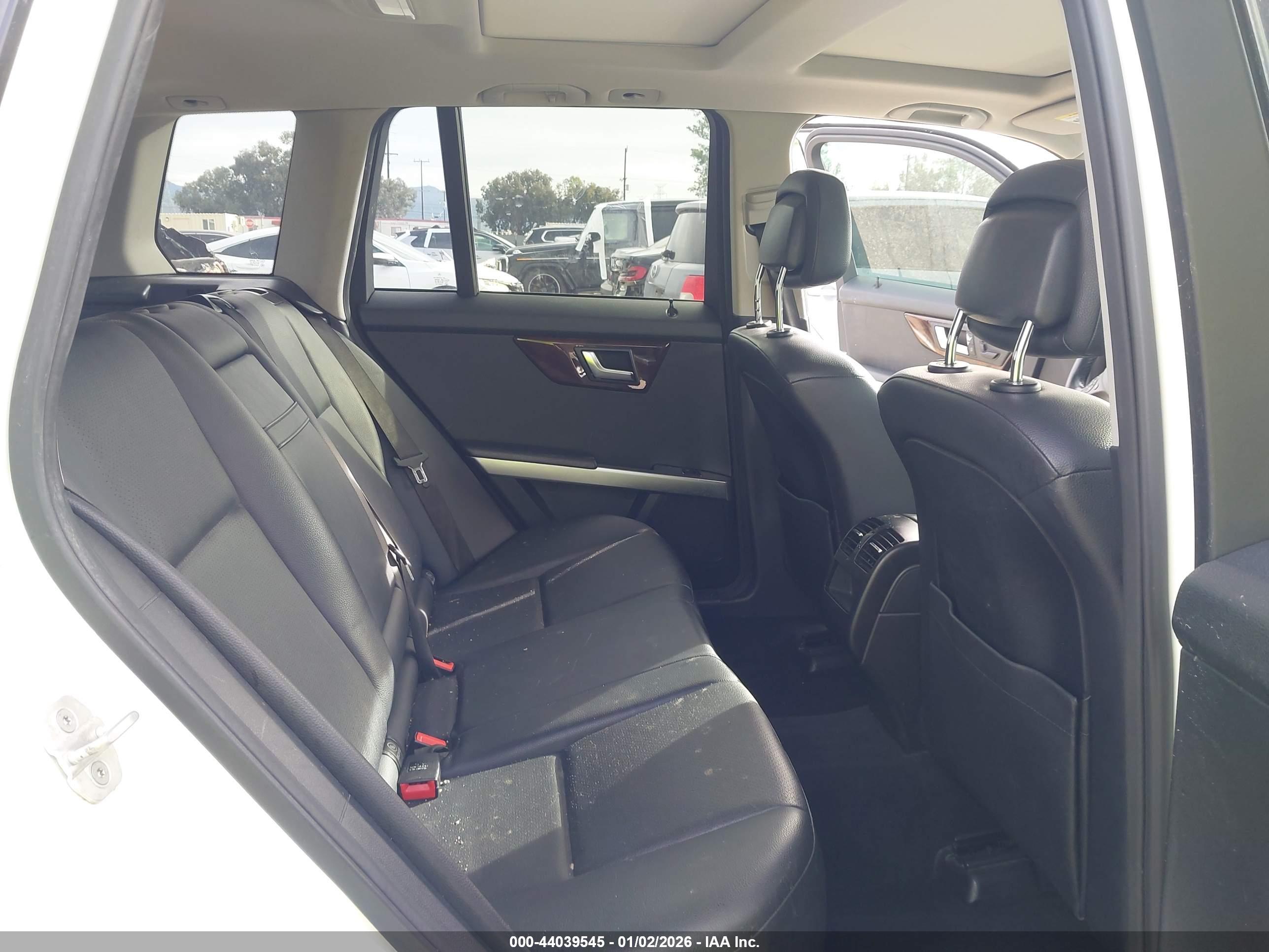 MERCEDES-BENZ GLK image 8