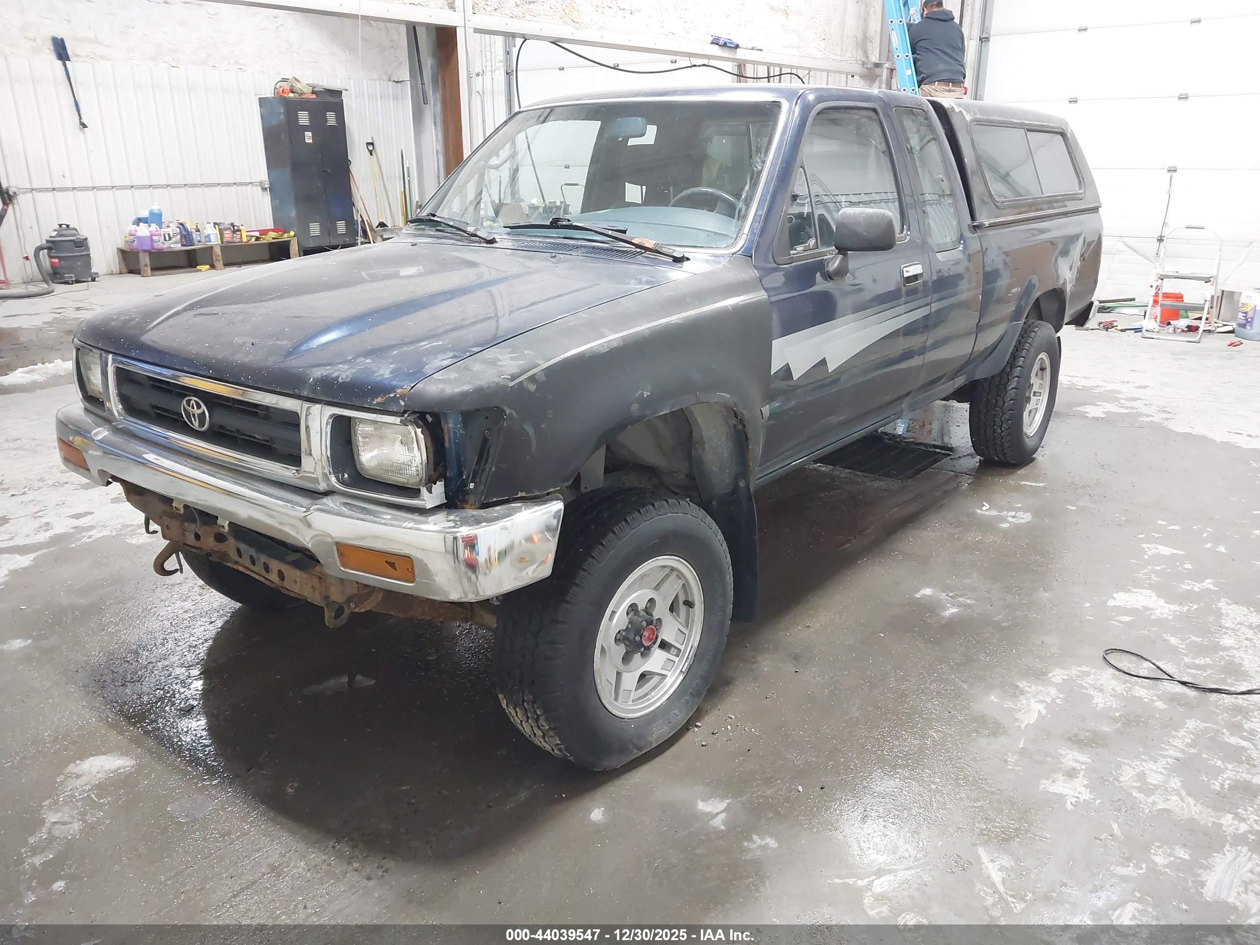 TOYOTA PICKUP image 2
