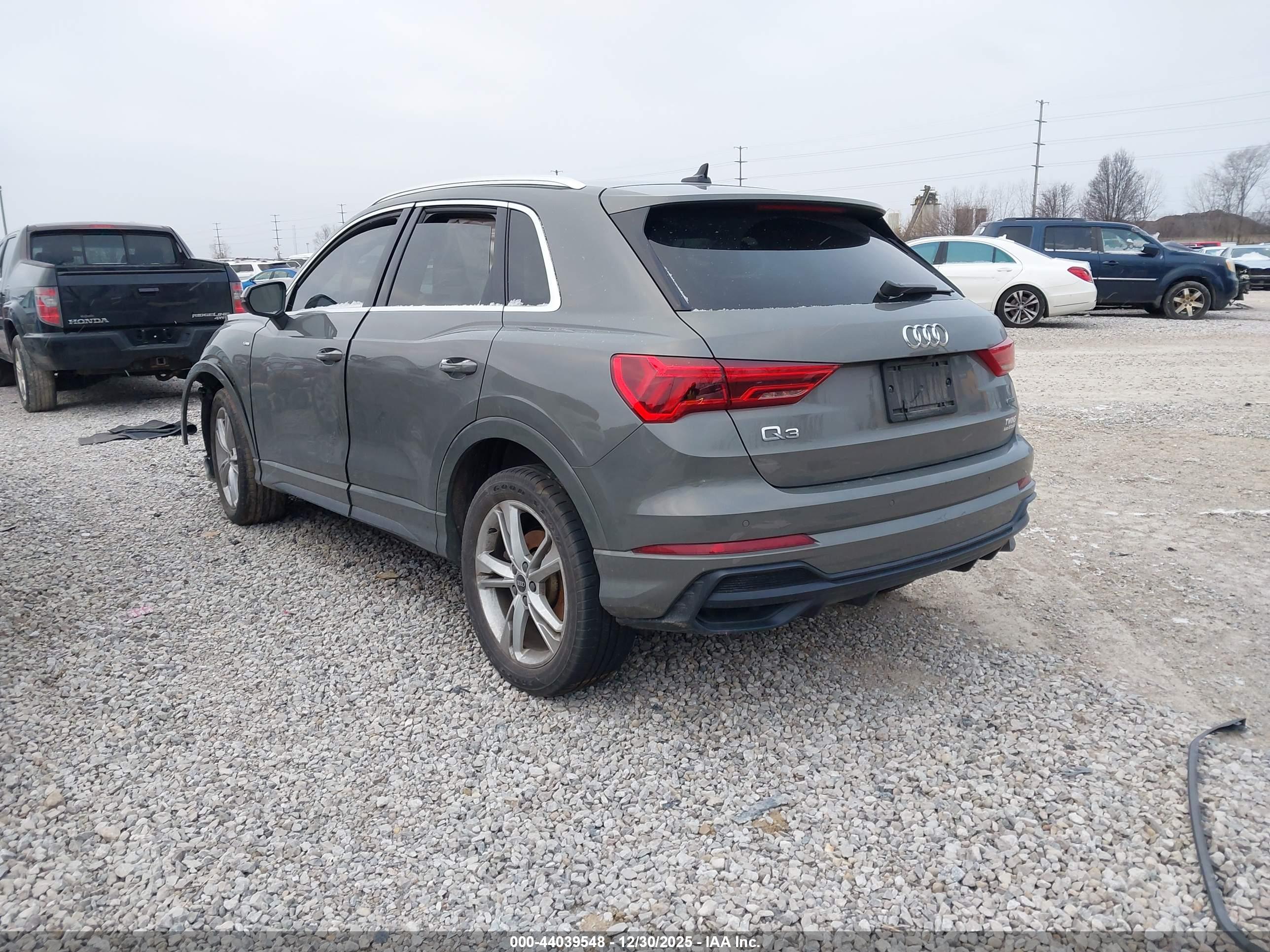 AUDI Q3 image 3