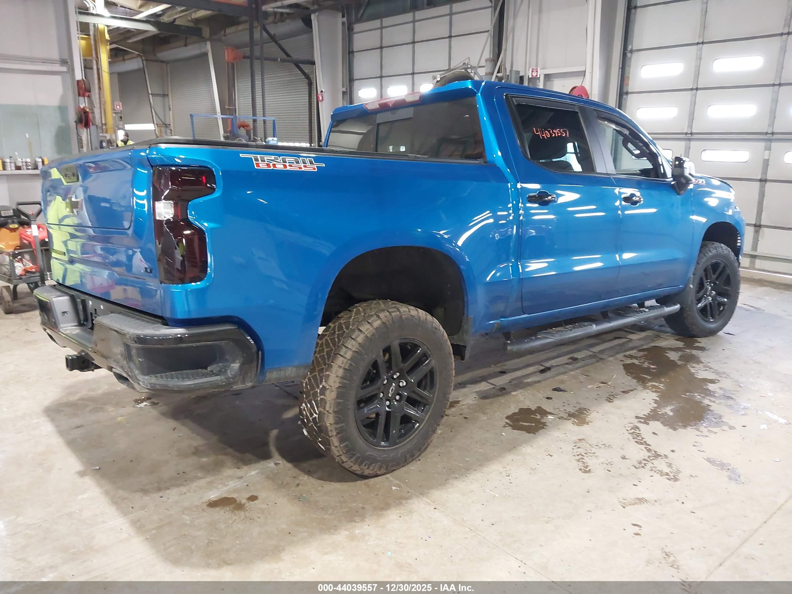 CHEVROLET SILVERADO image 4