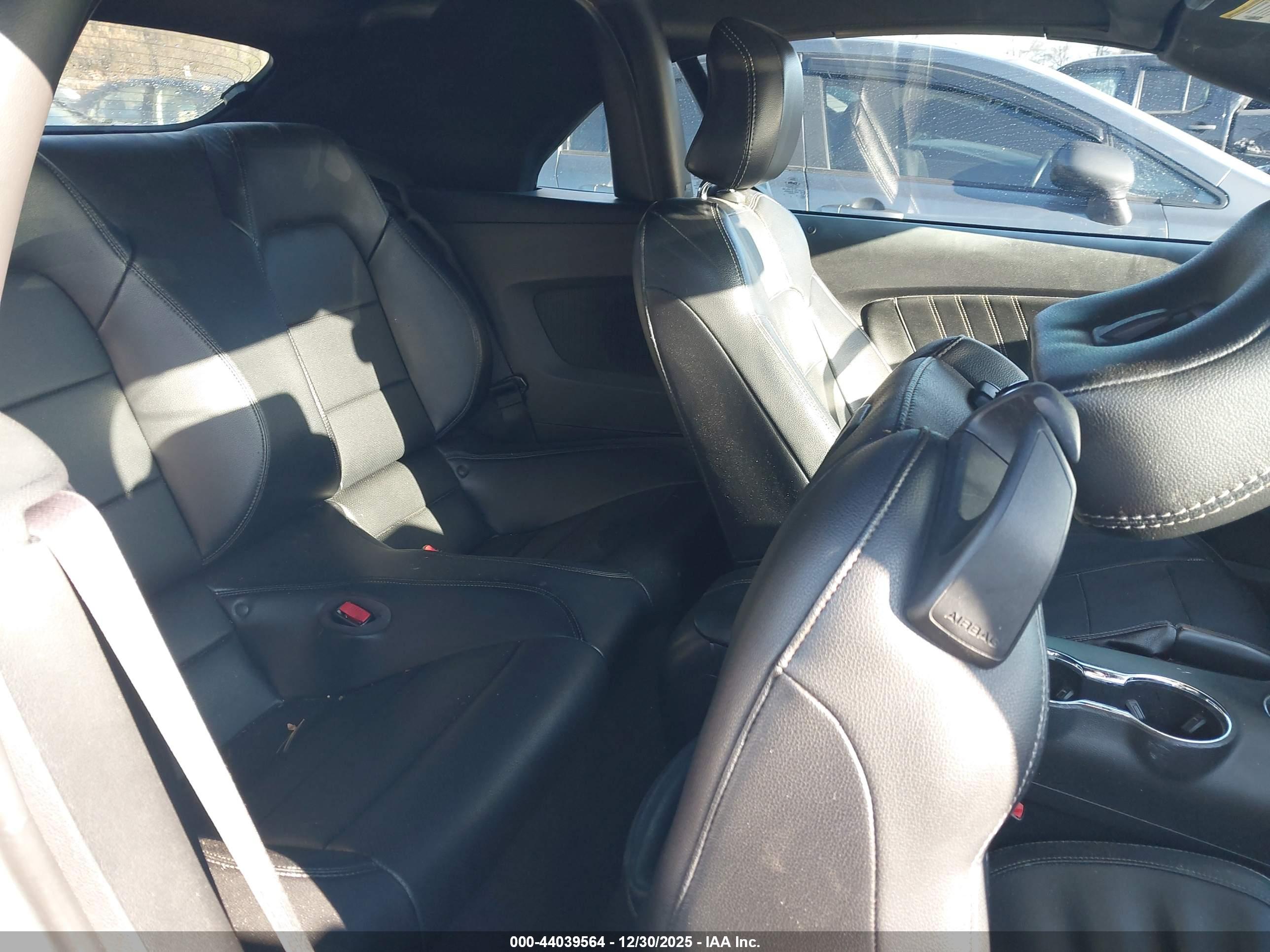 FORD MUSTANG image 8