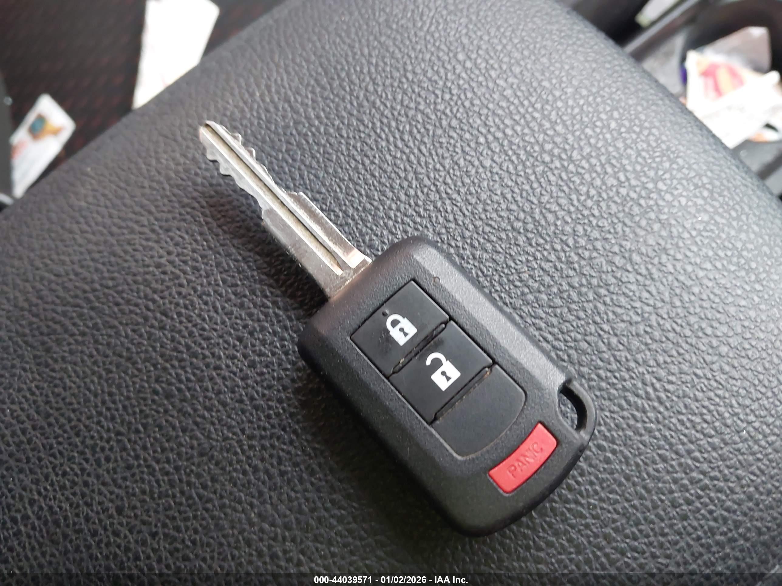 MITSUBISHI OUTLANDER image 11