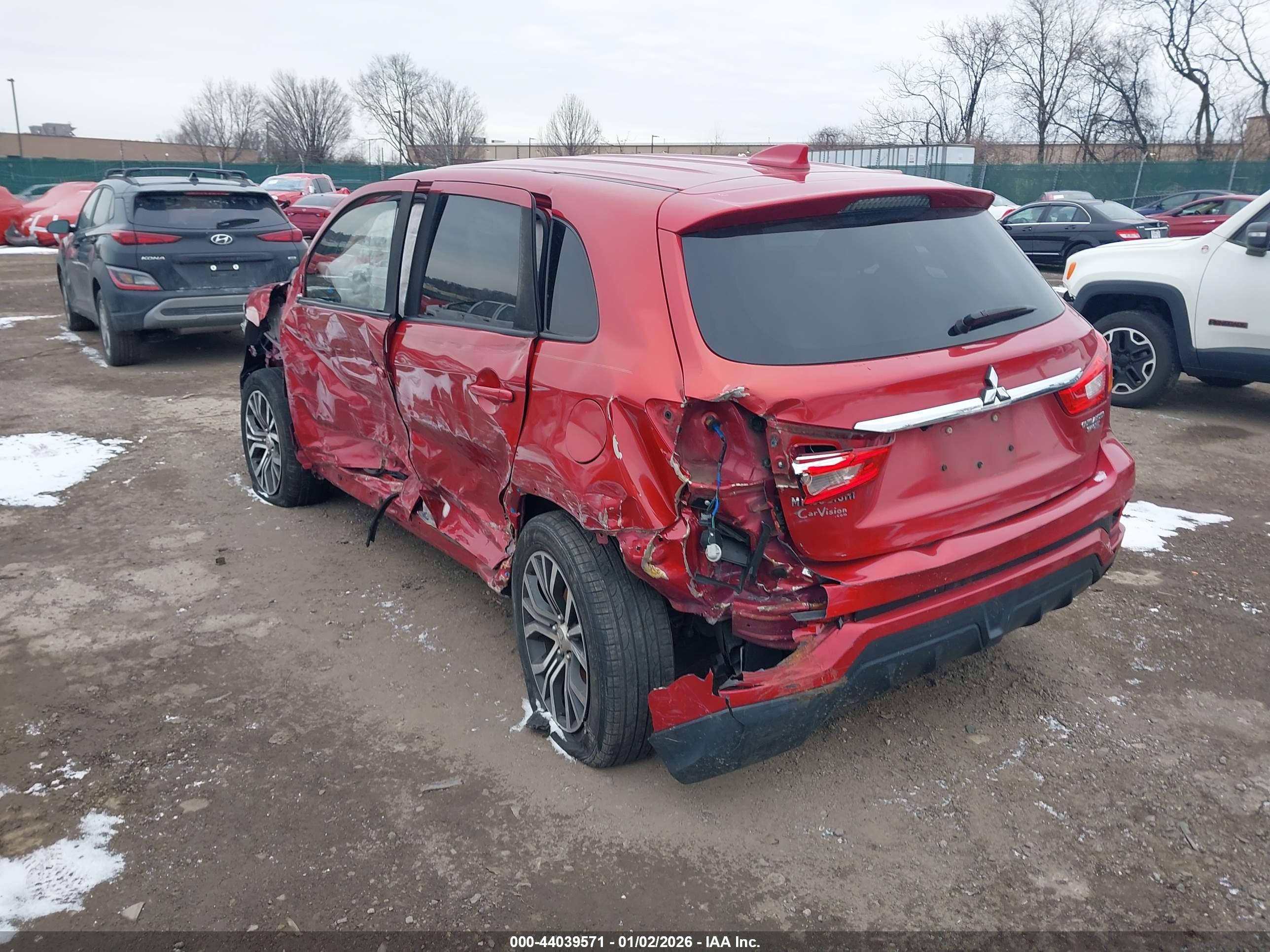 MITSUBISHI OUTLANDER image 3