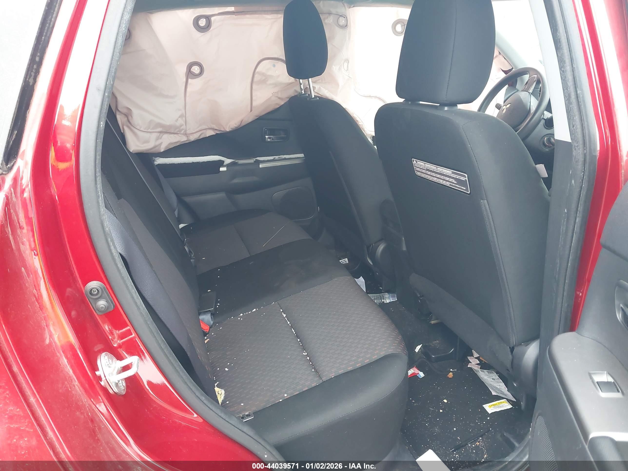 MITSUBISHI OUTLANDER image 8