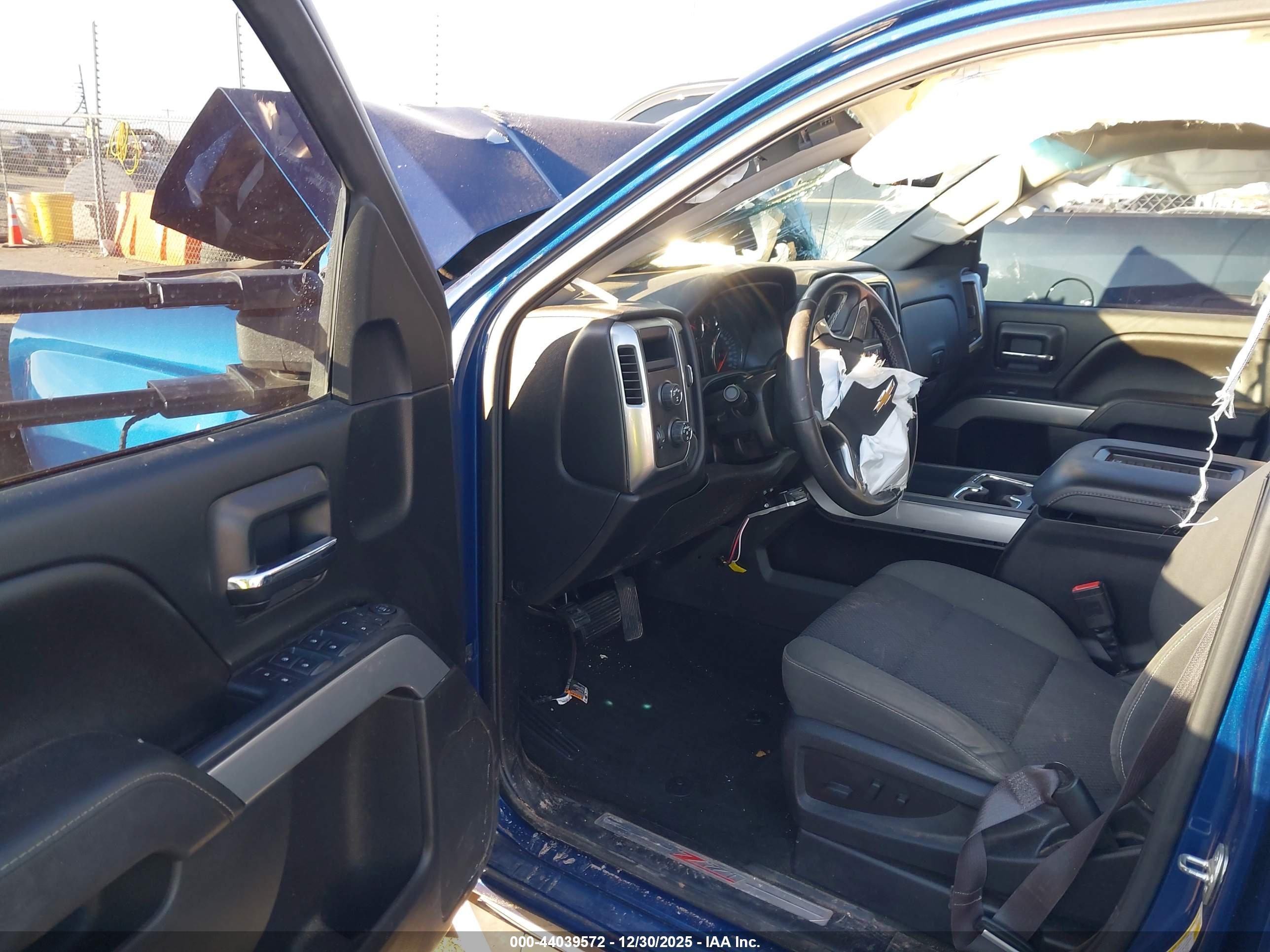 CHEVROLET SILVERADO image 5