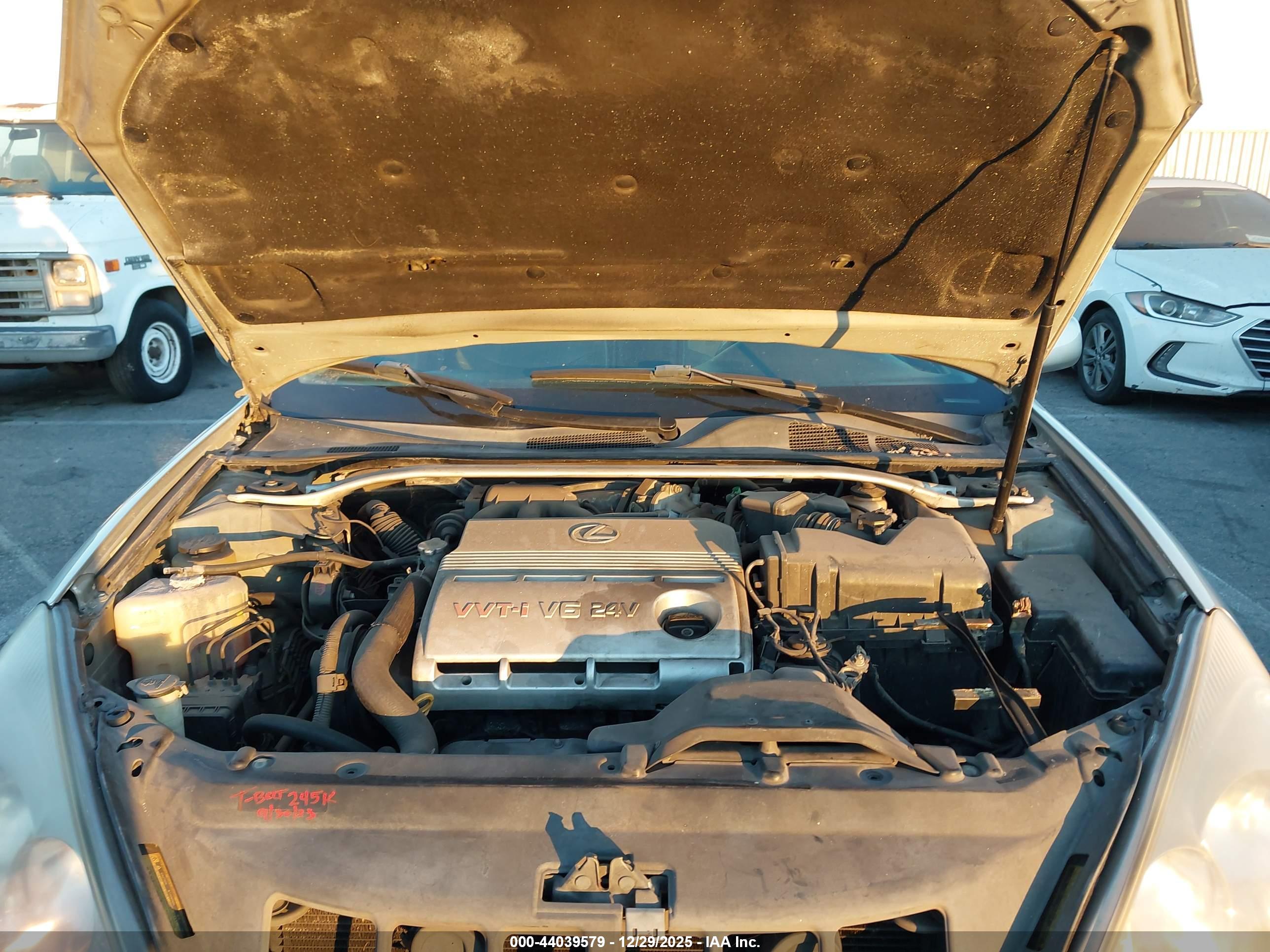 LEXUS ES image 10