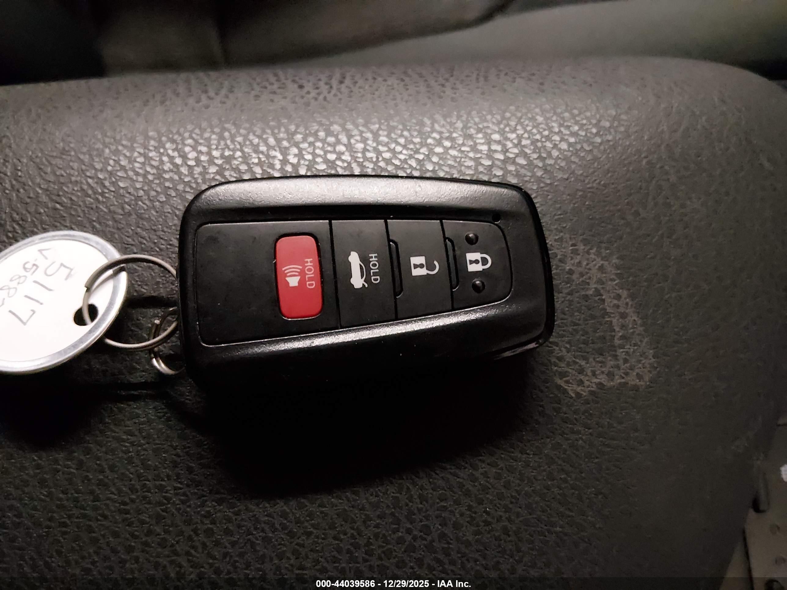 TOYOTA CAMRY image 11