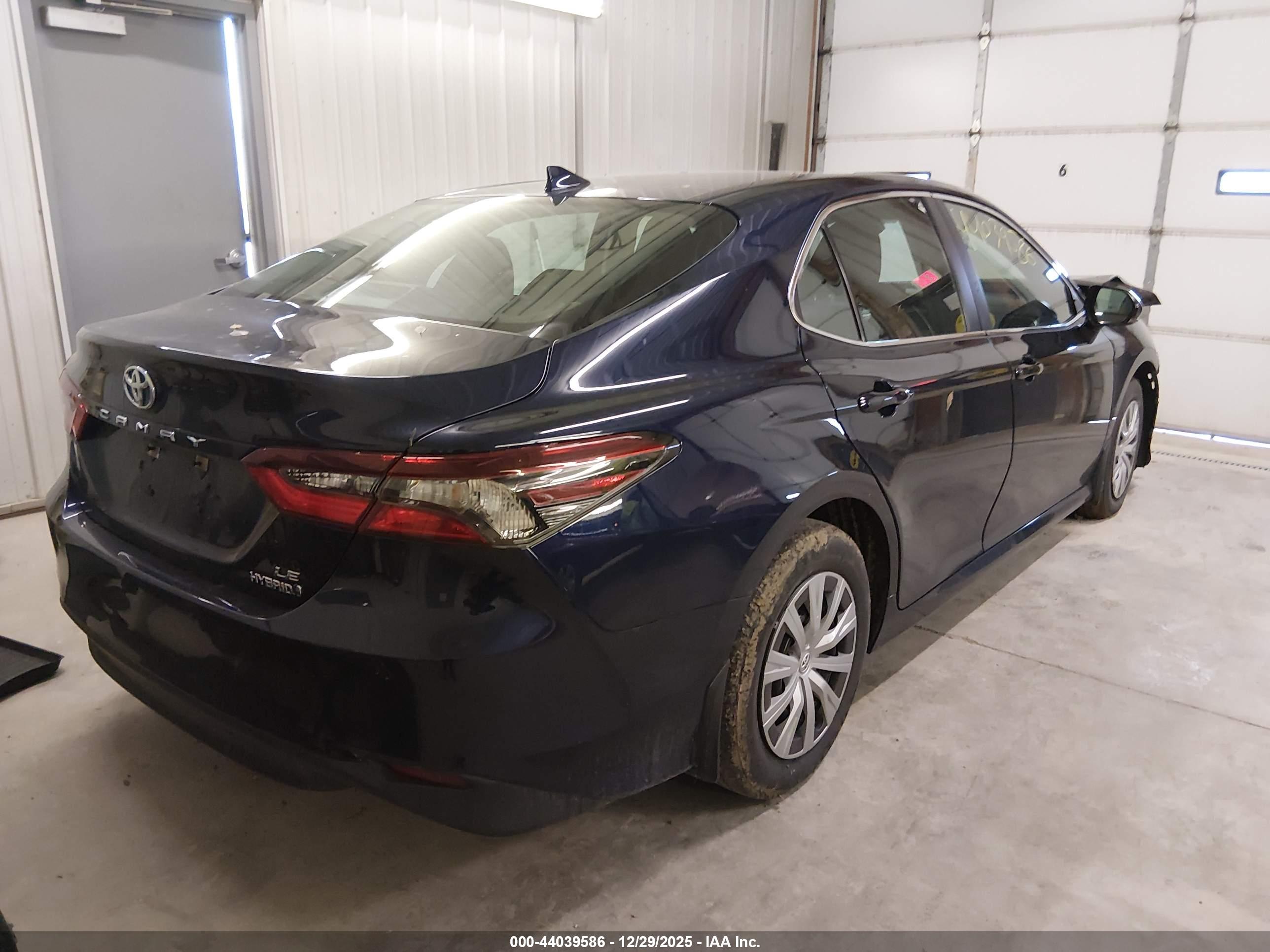 TOYOTA CAMRY image 4