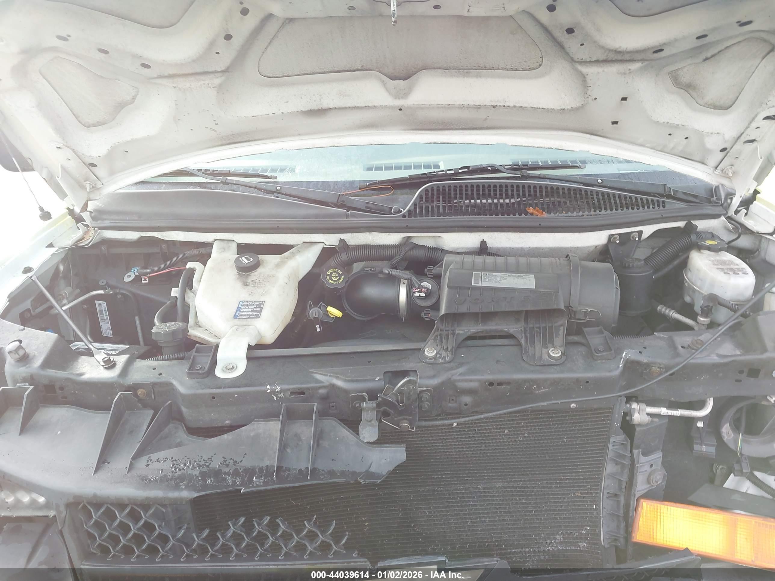 CHEVROLET EXPRESS image 10