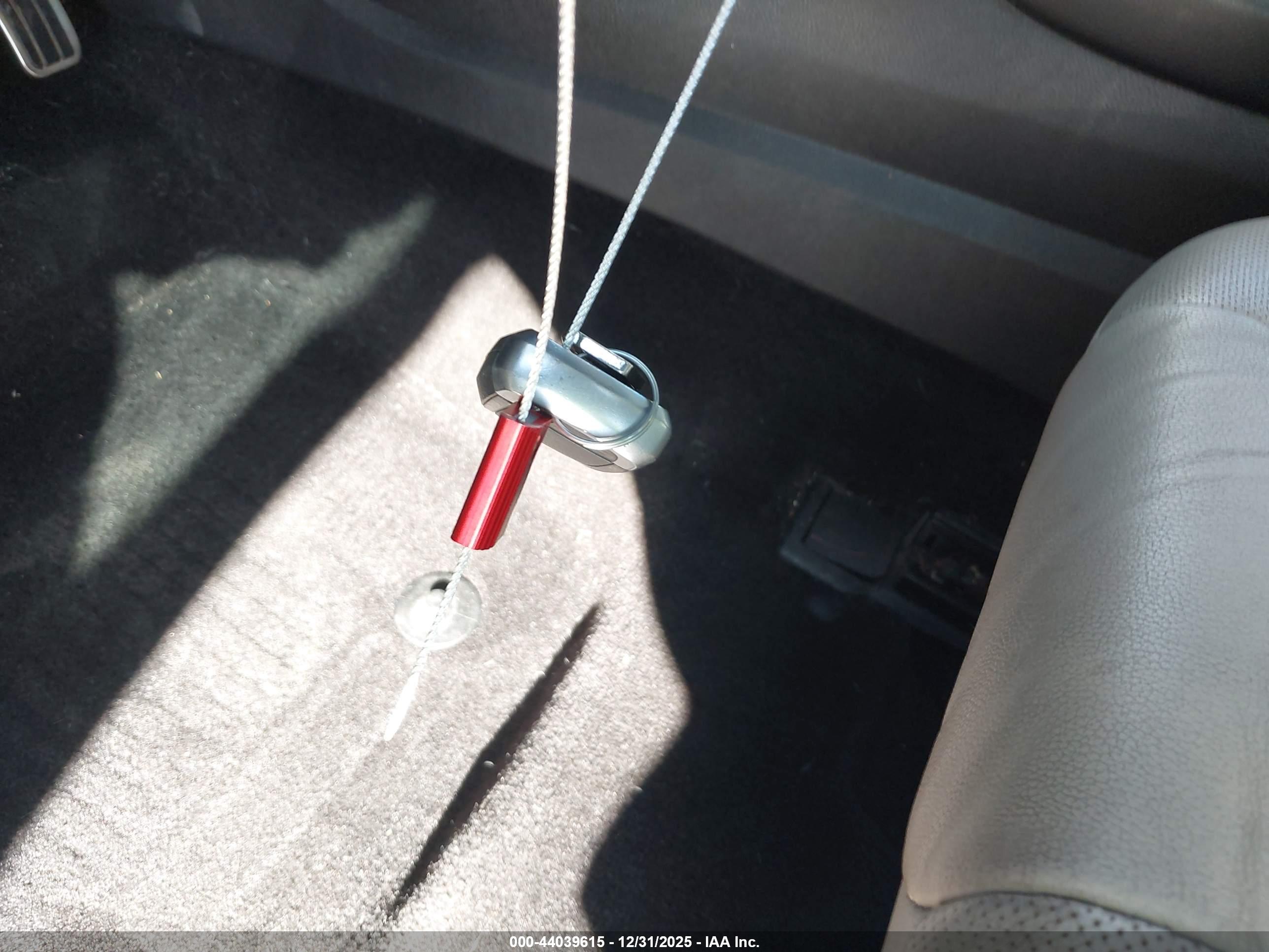 FORD FUSION image 11