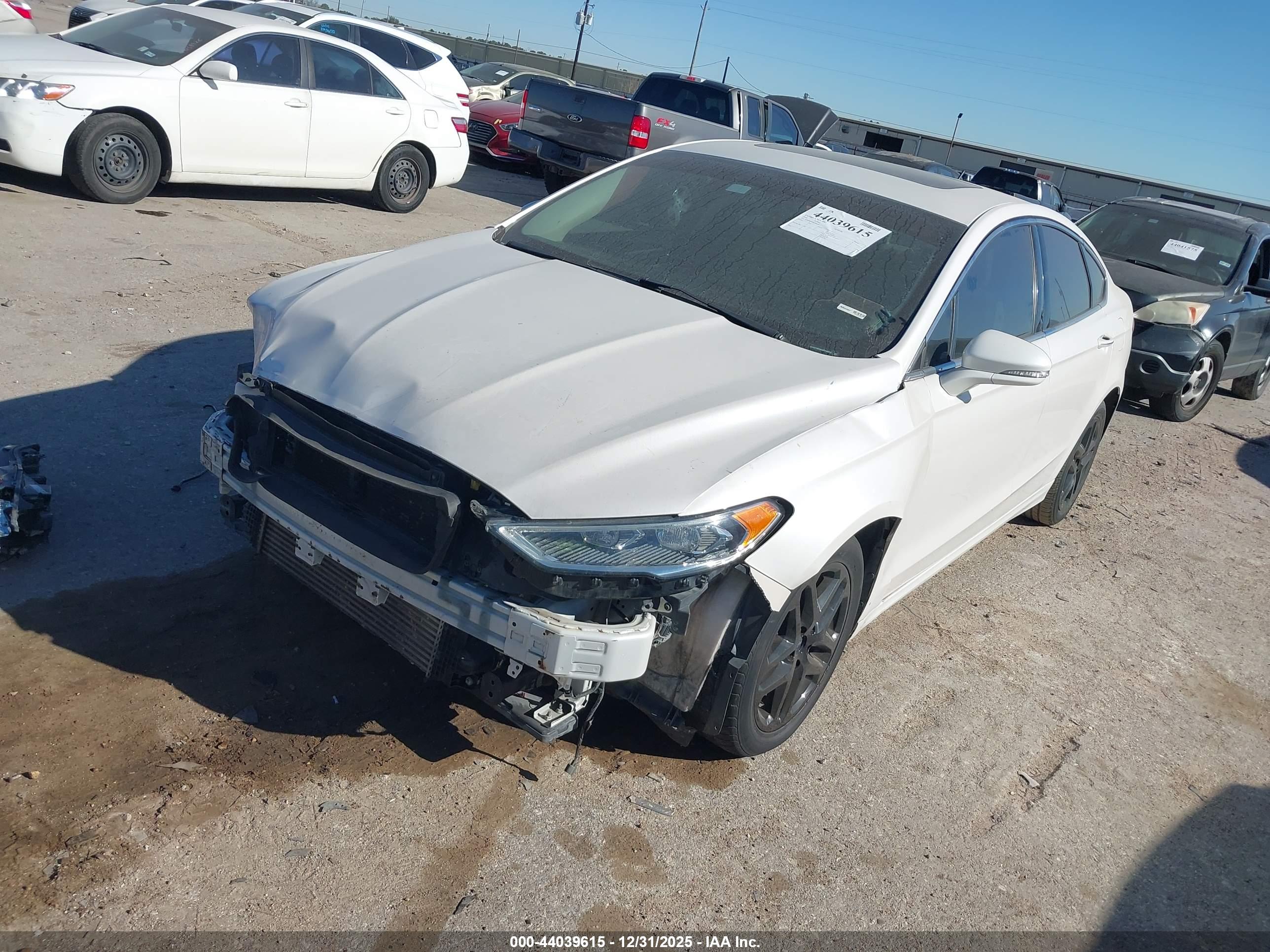 FORD FUSION image 2