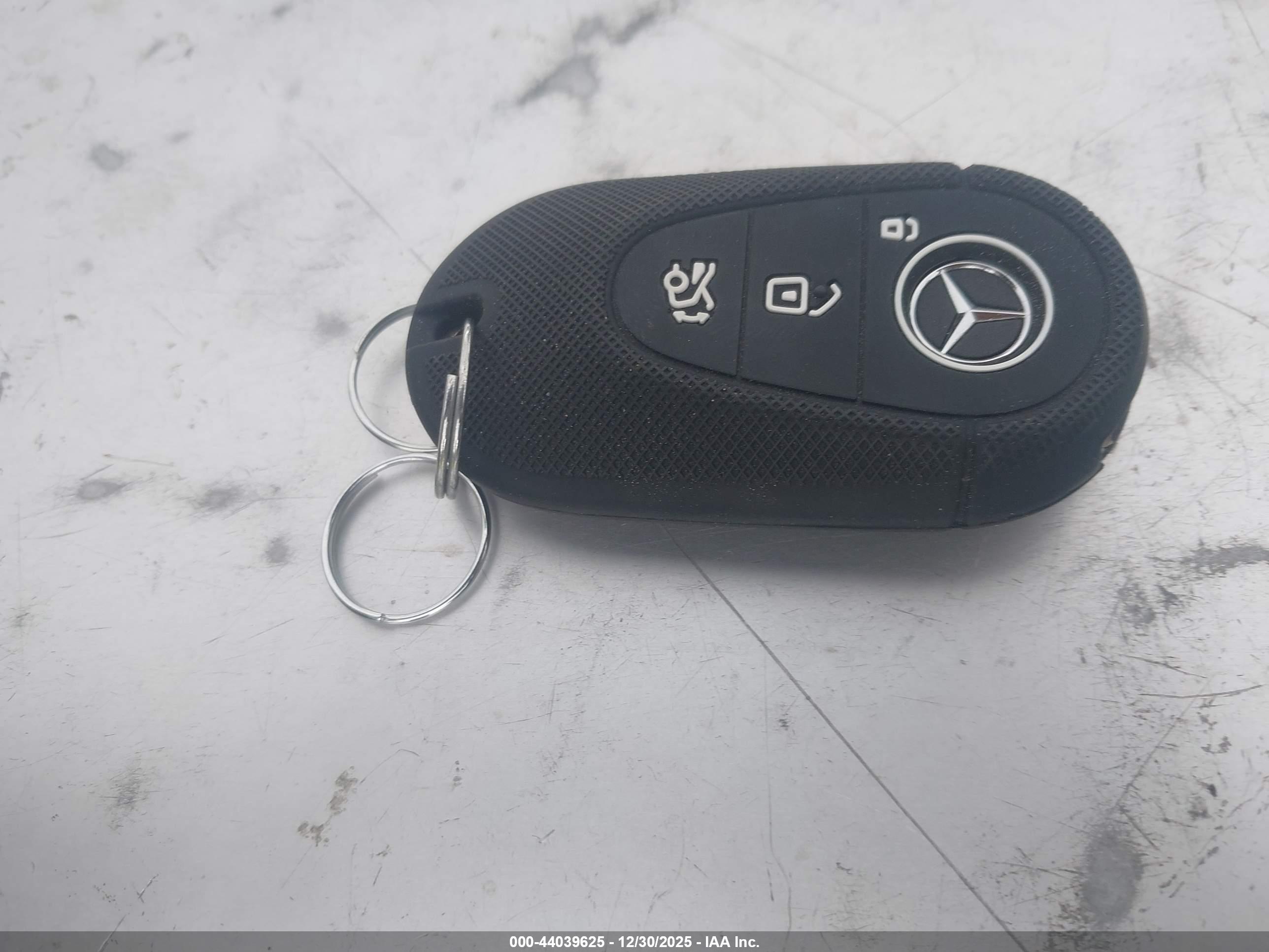 MERCEDES-BENZ EQE image 11