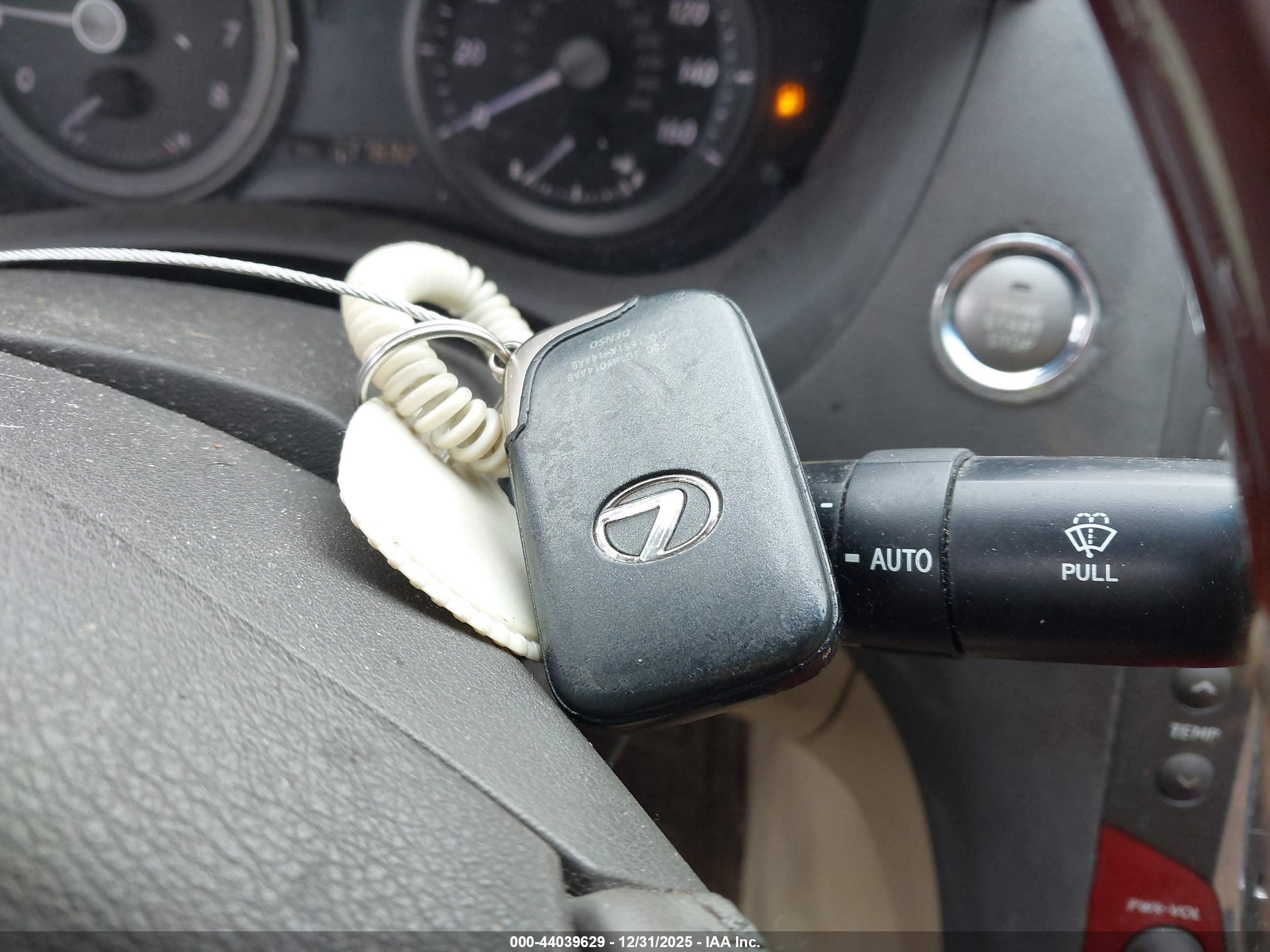 LEXUS ES image 11