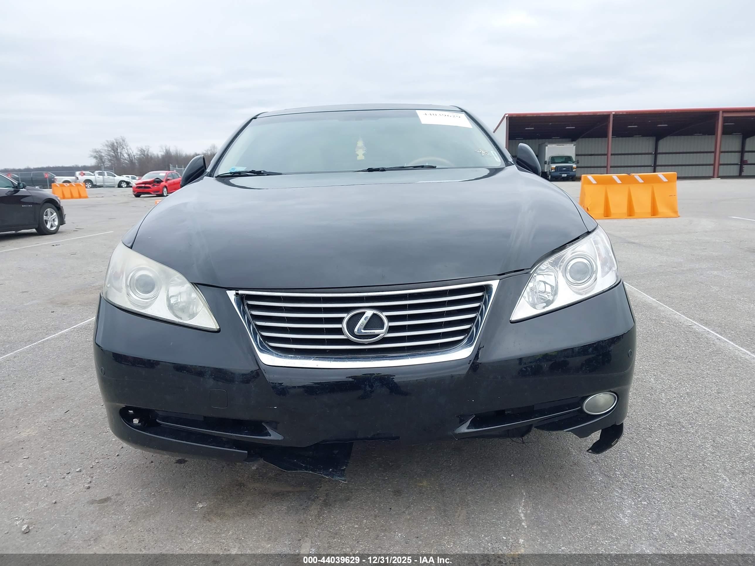 LEXUS ES image 6
