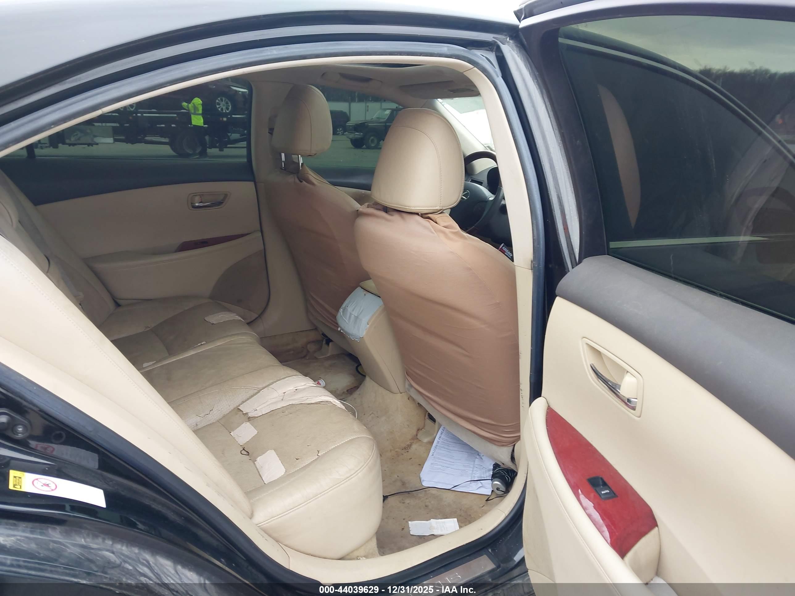 LEXUS ES image 8
