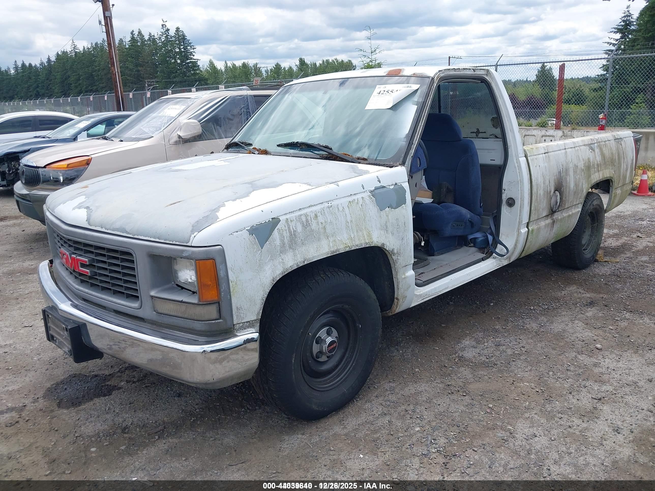 GMC SIERRA image 2