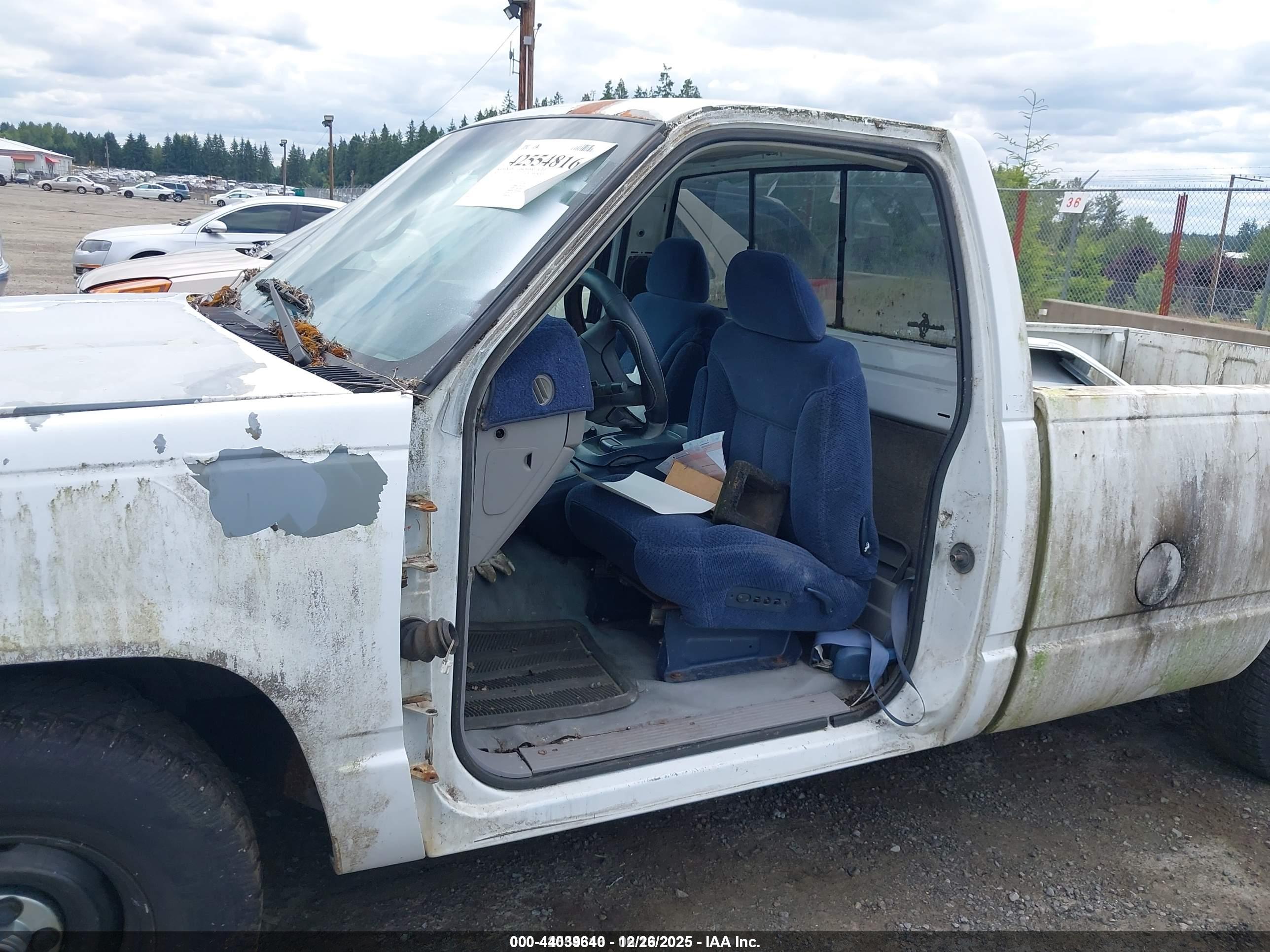 GMC SIERRA image 6