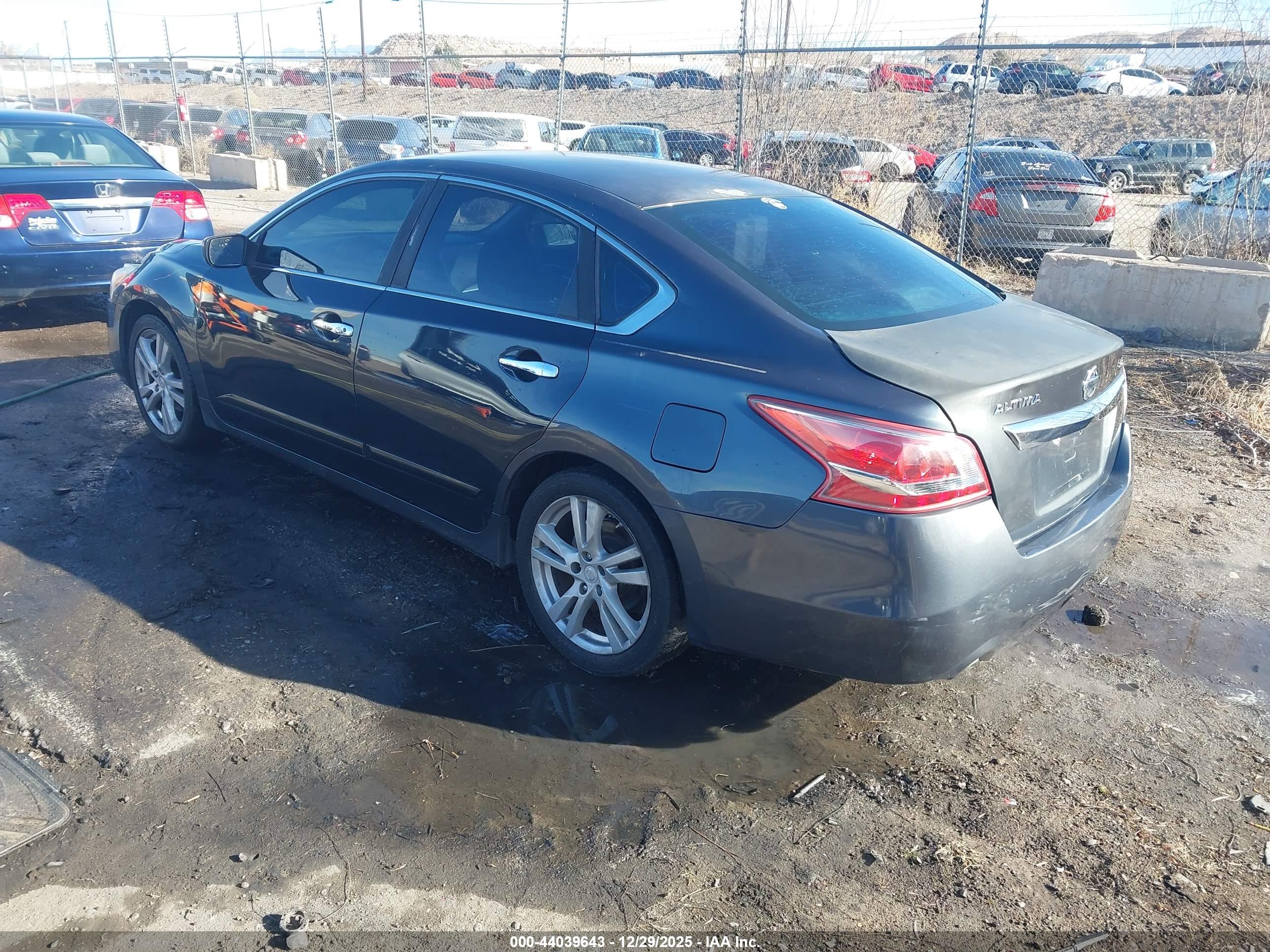 NISSAN ALTIMA image 3