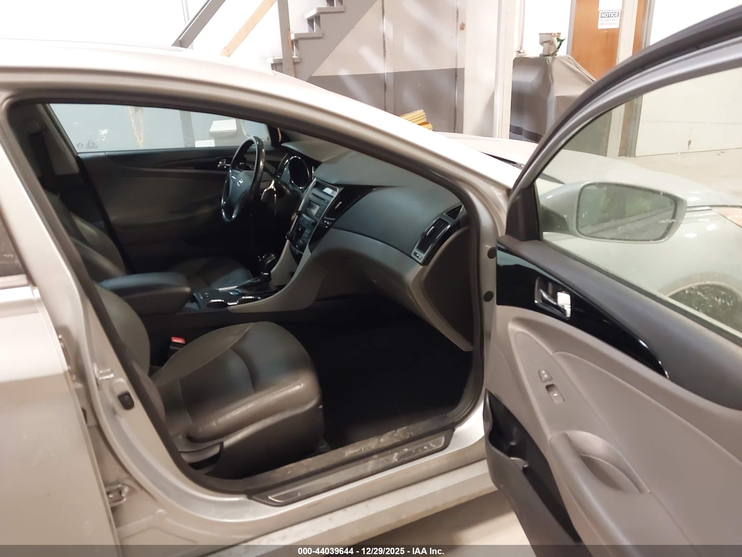 HYUNDAI SONATA image 5