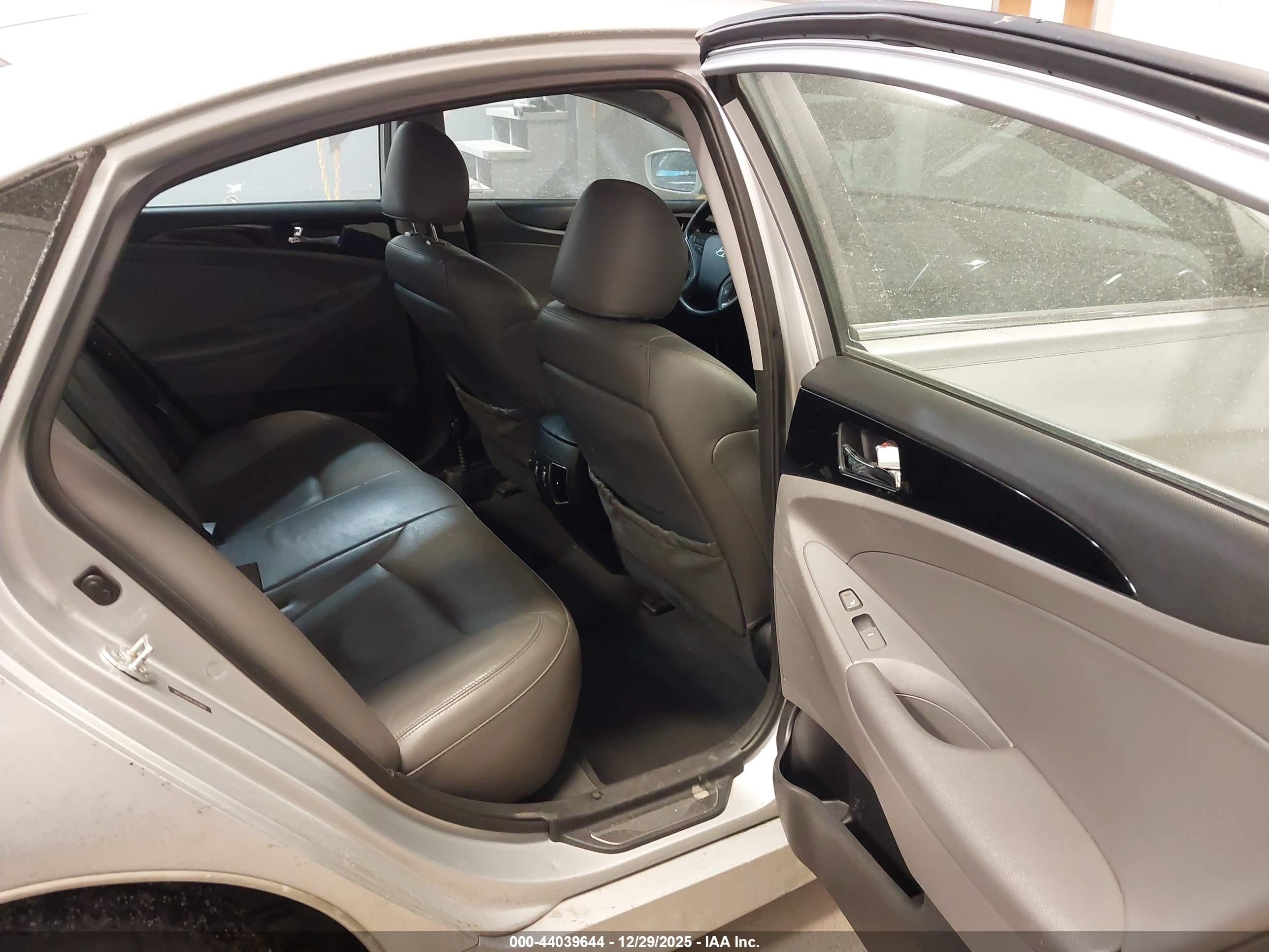 HYUNDAI SONATA image 8