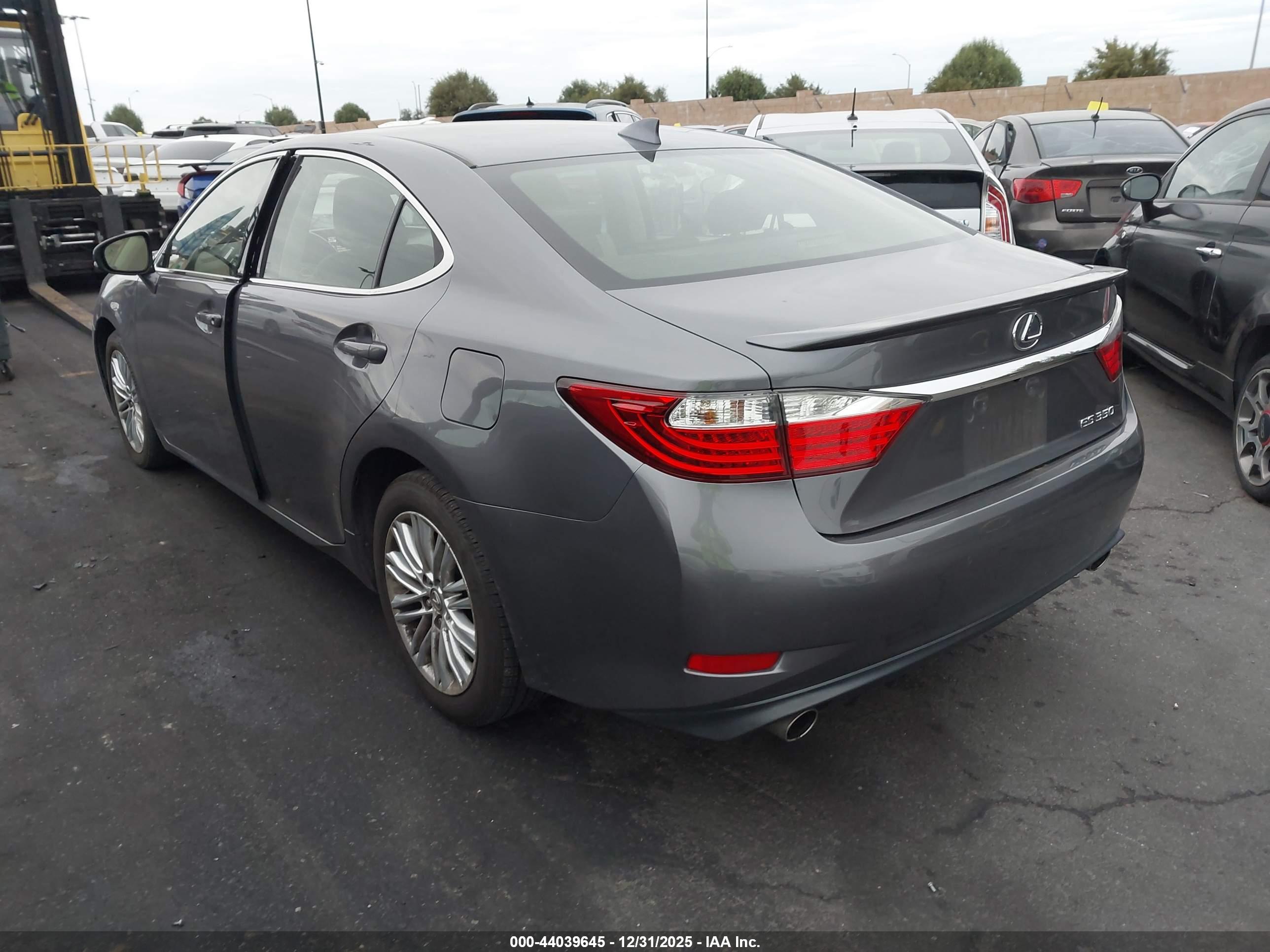 LEXUS ES image 3
