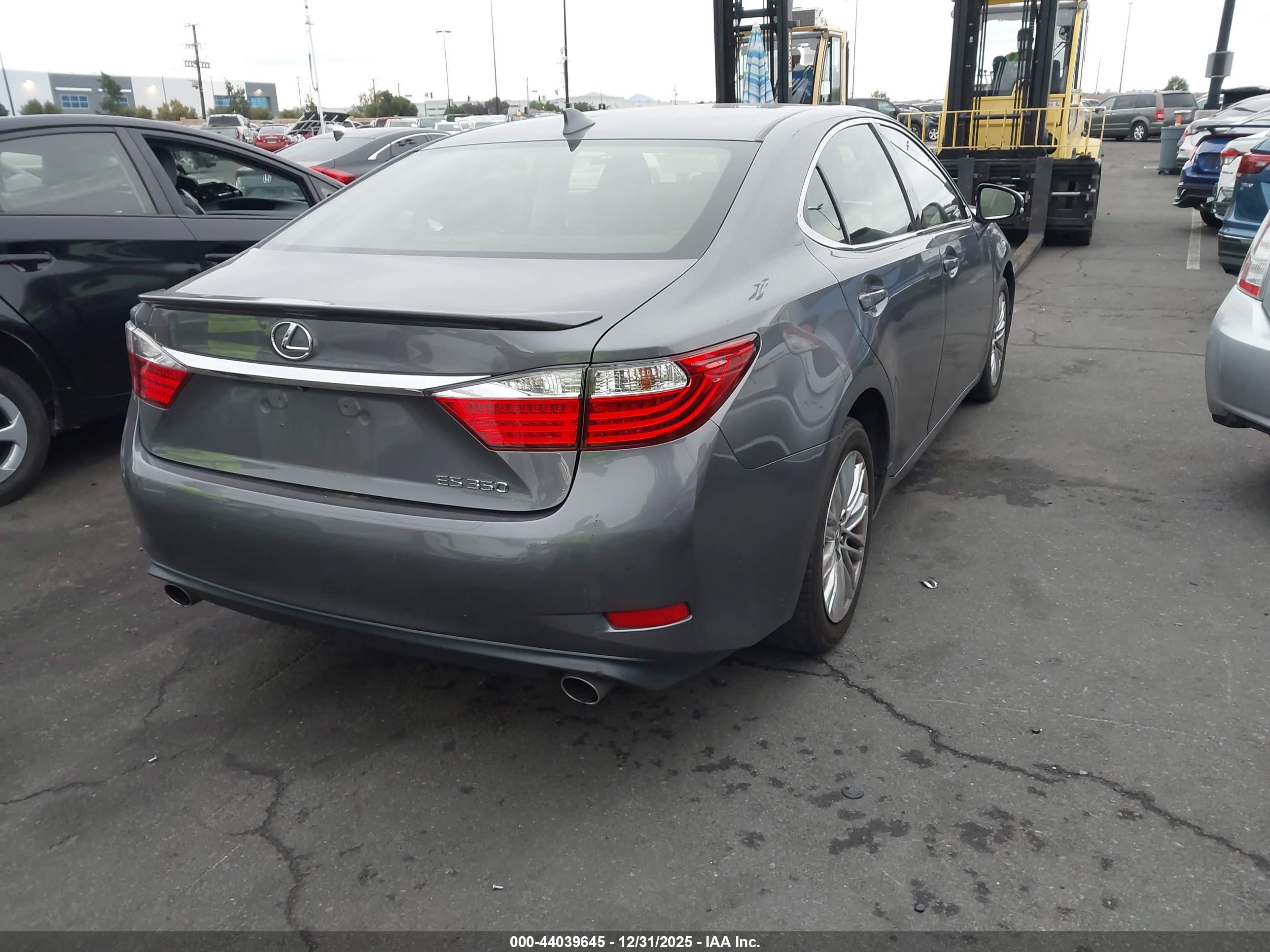 LEXUS ES image 4