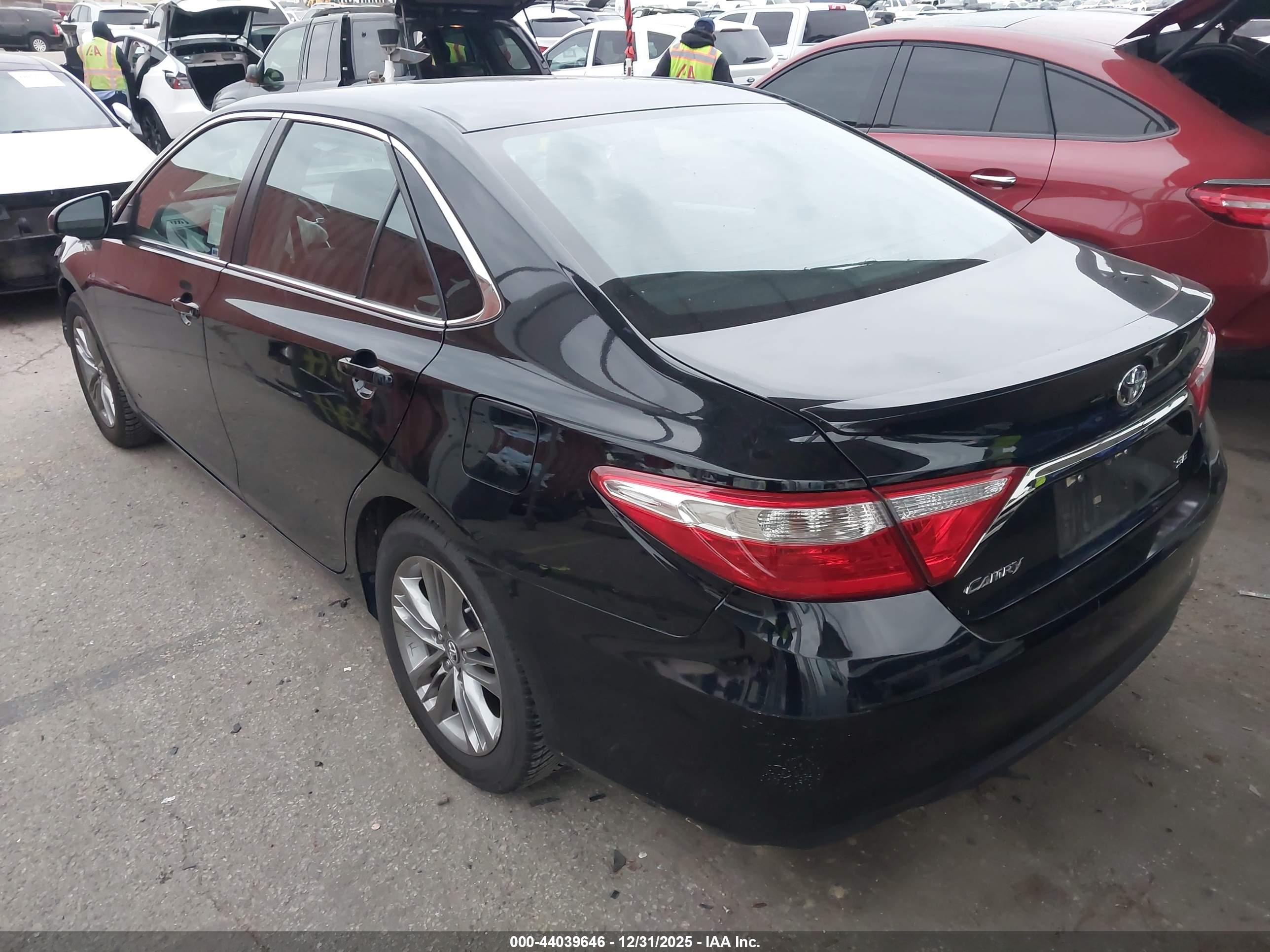 TOYOTA CAMRY image 3