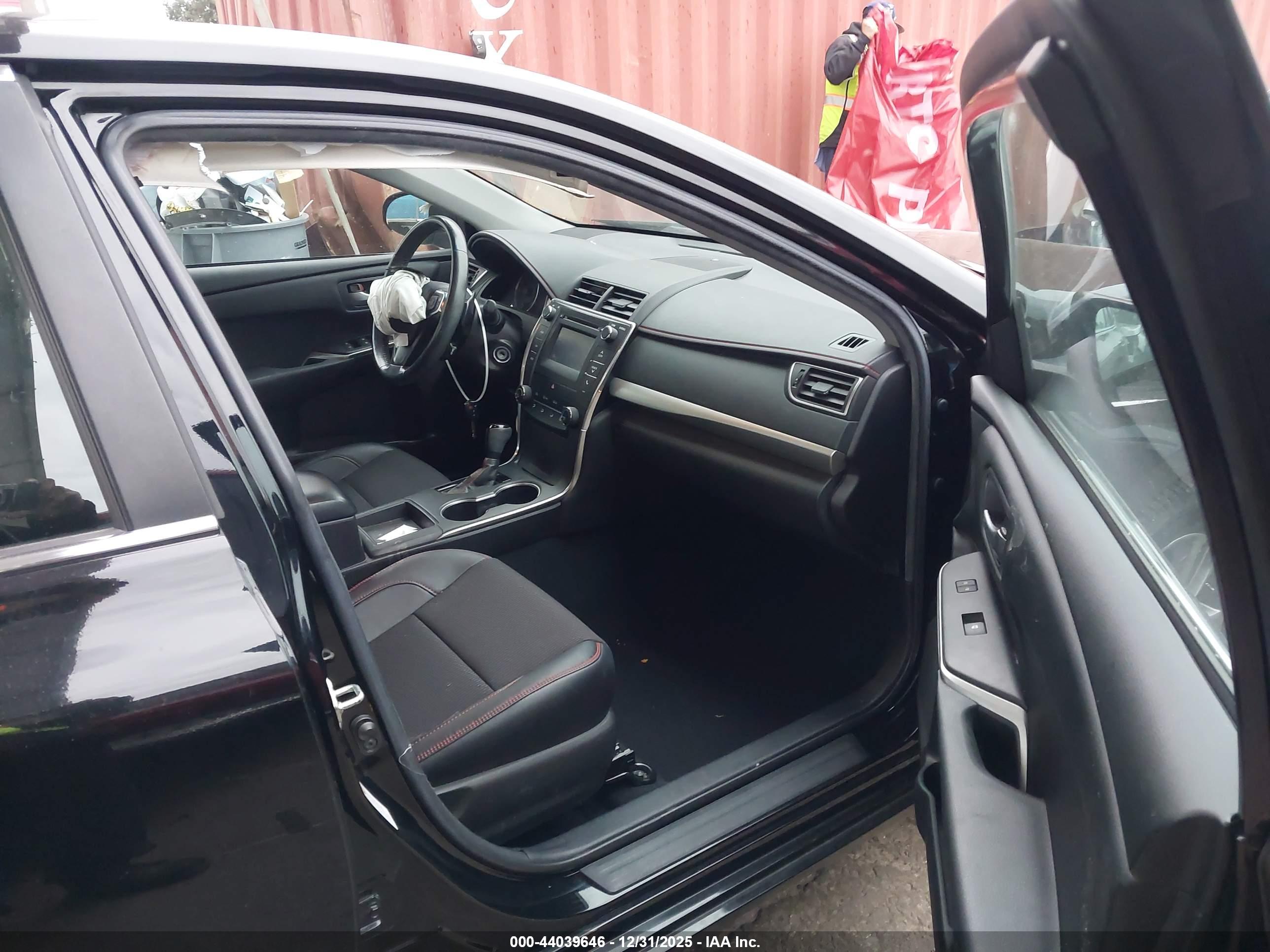 TOYOTA CAMRY image 5