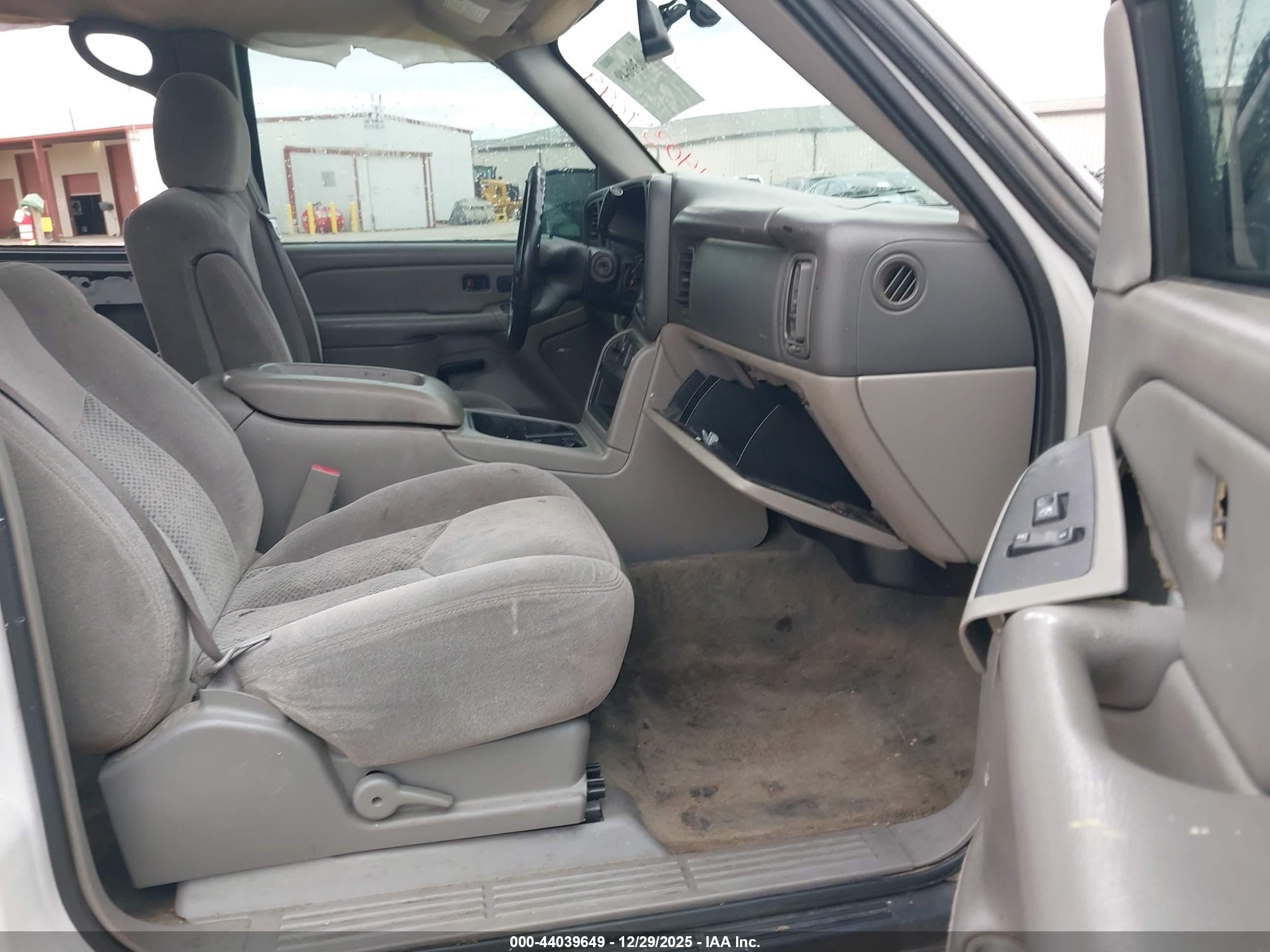 CHEVROLET TAHOE image 5