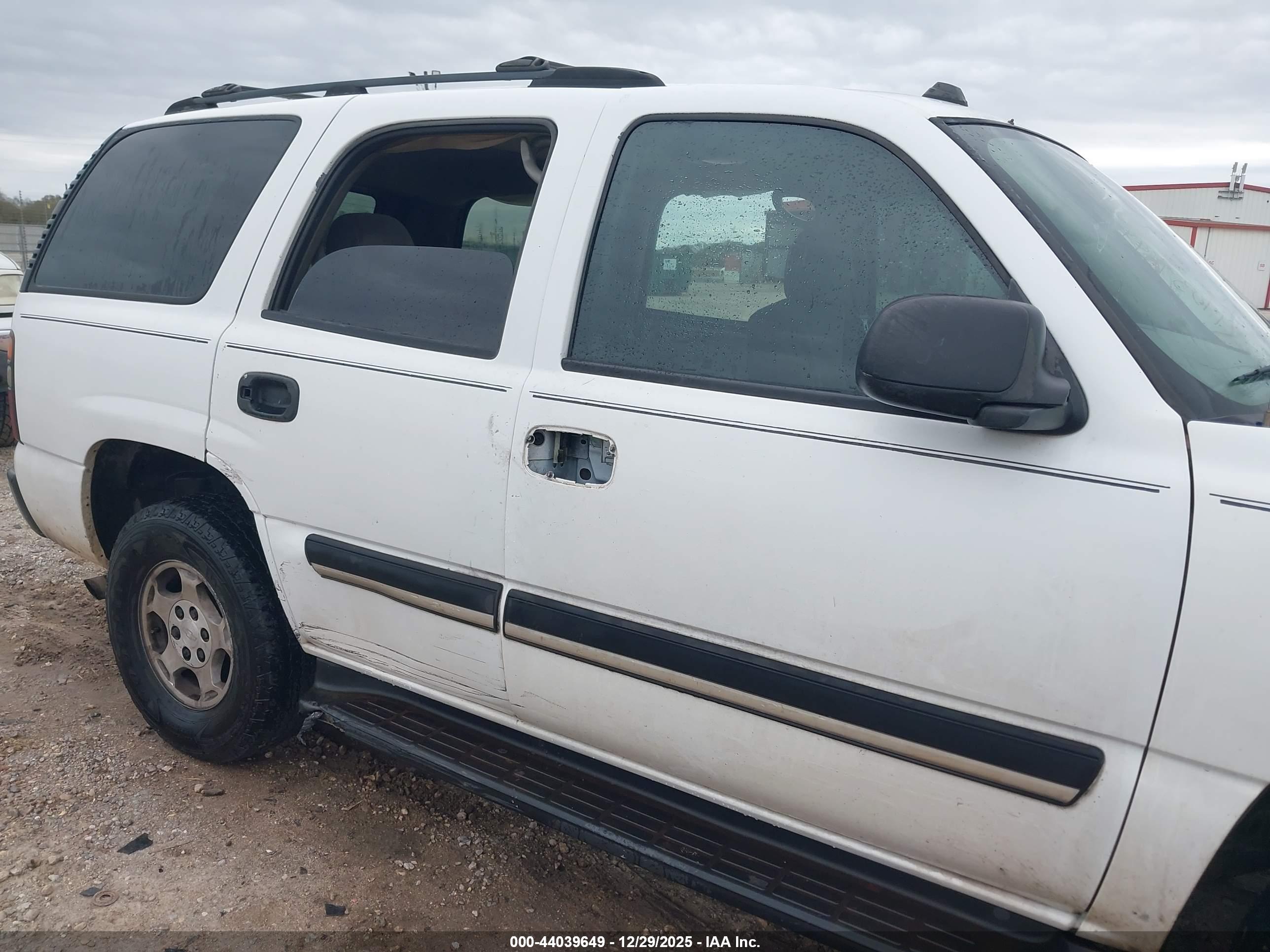 CHEVROLET TAHOE image 6