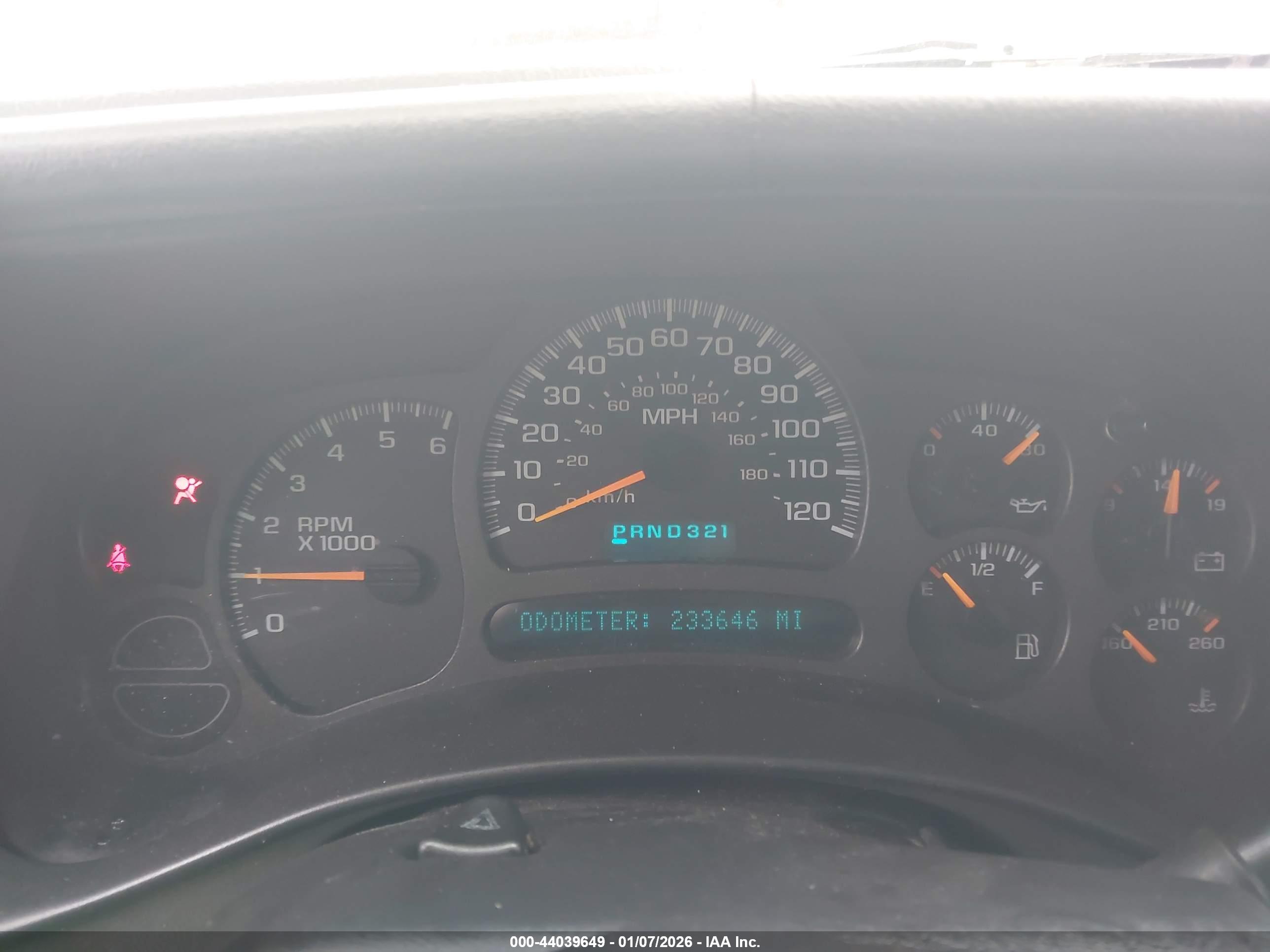 CHEVROLET TAHOE image 7