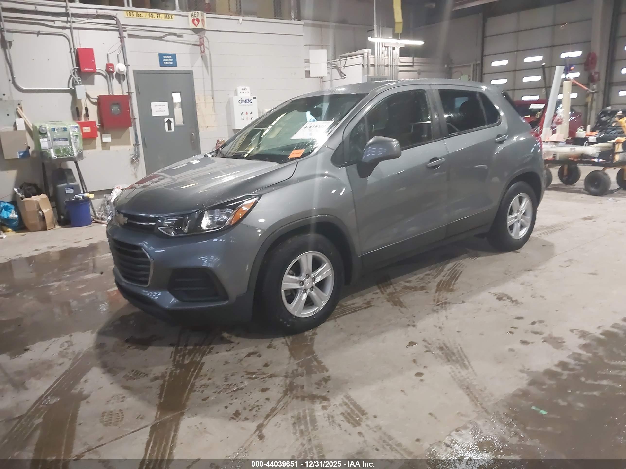 CHEVROLET TRAX image 2