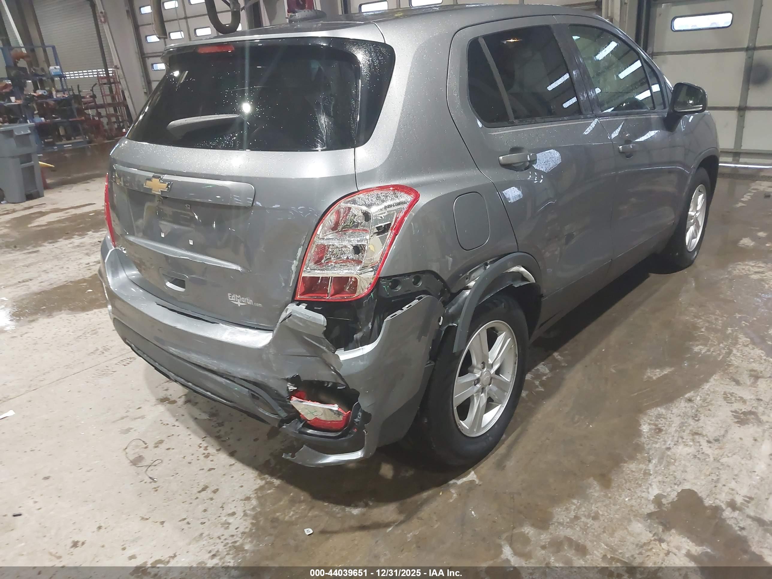 CHEVROLET TRAX image 6