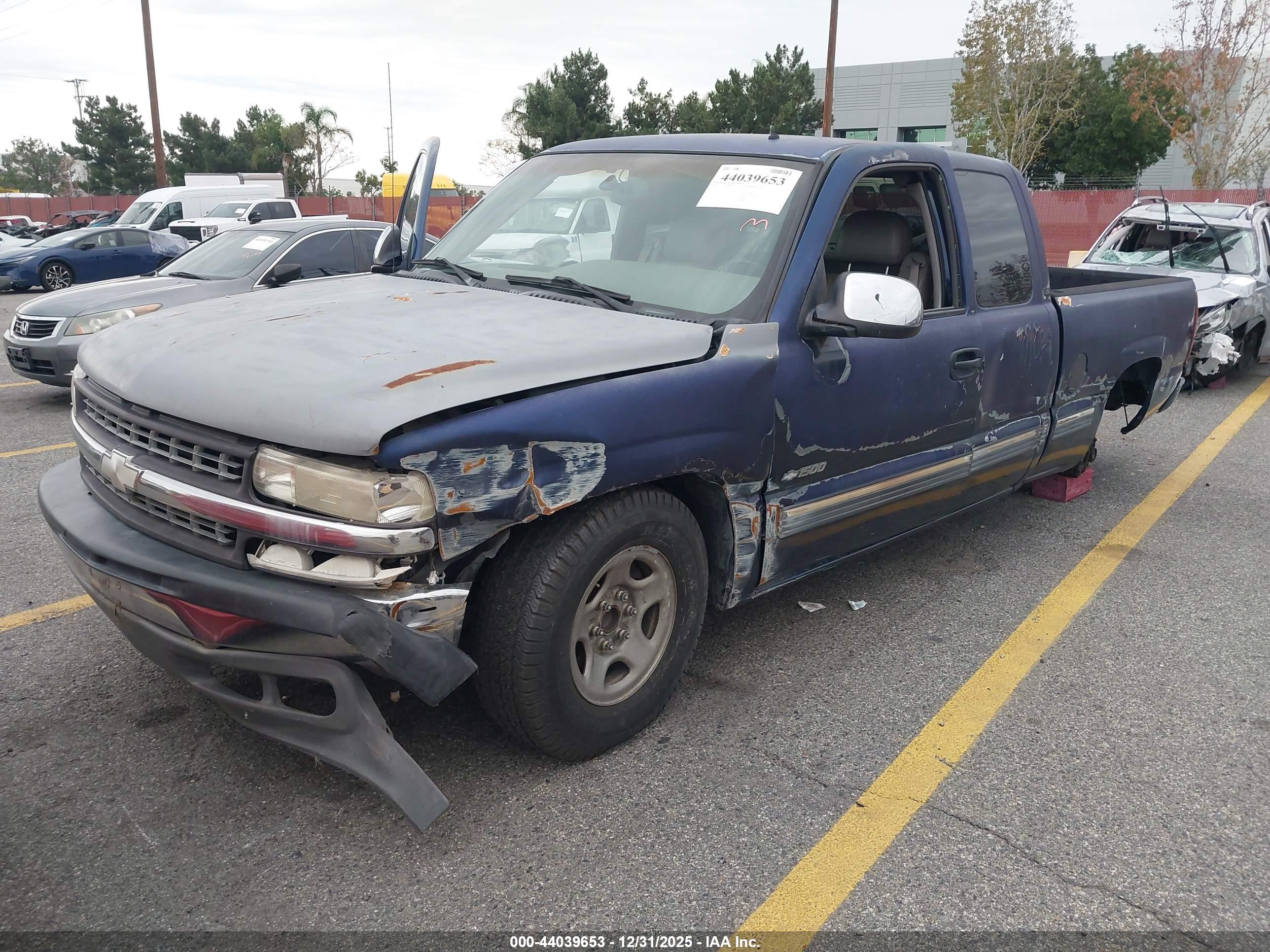 CHEVROLET SILVERADO image 2