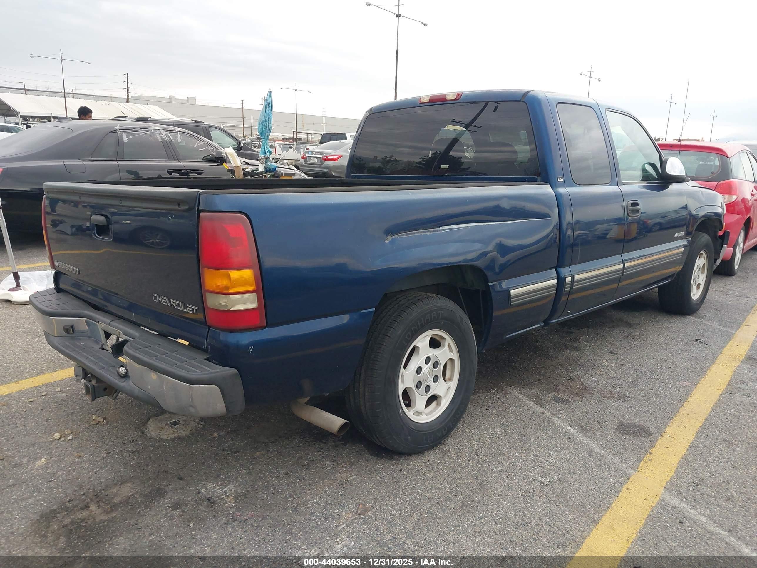 CHEVROLET SILVERADO image 4