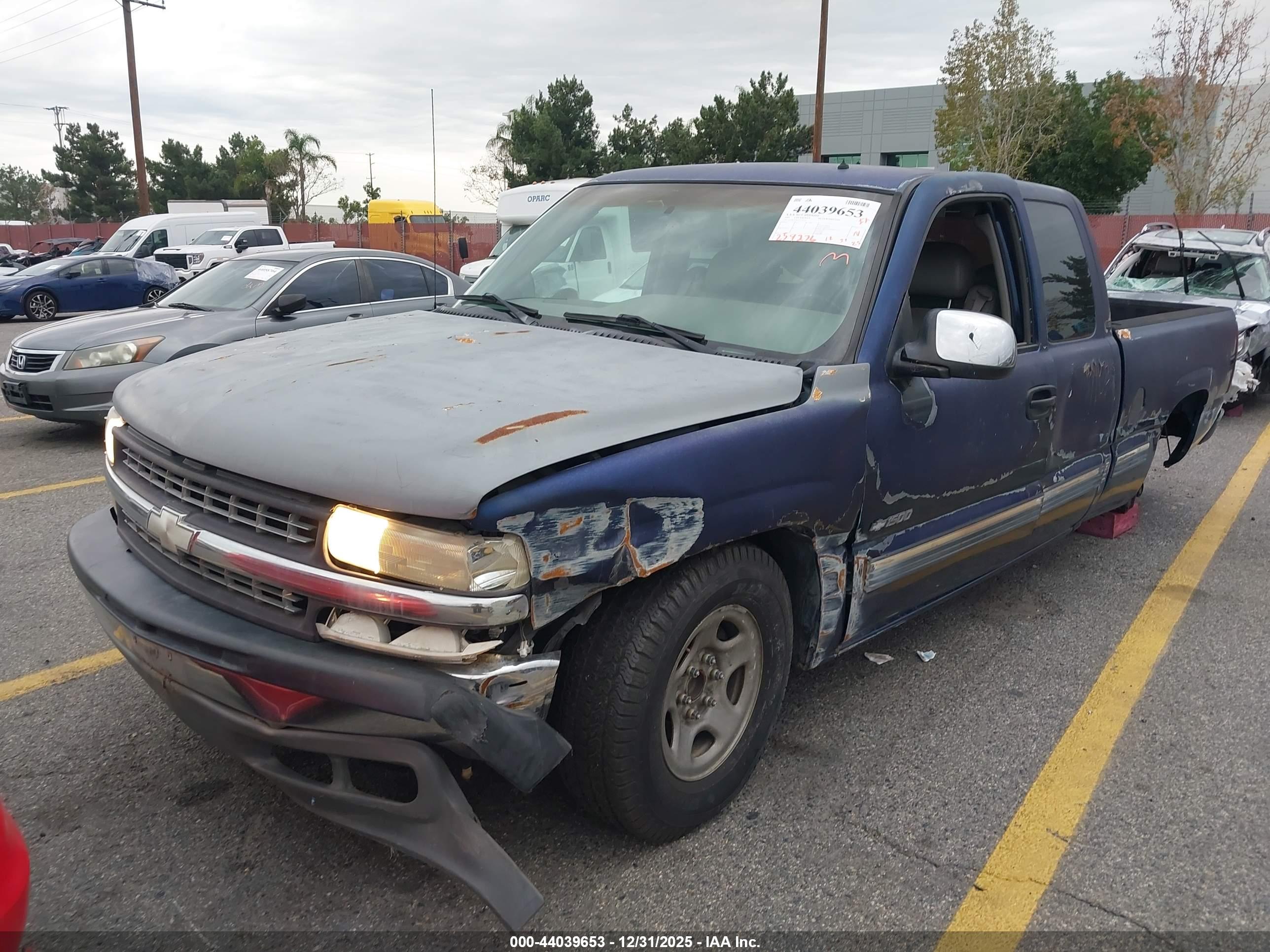 CHEVROLET SILVERADO image 6